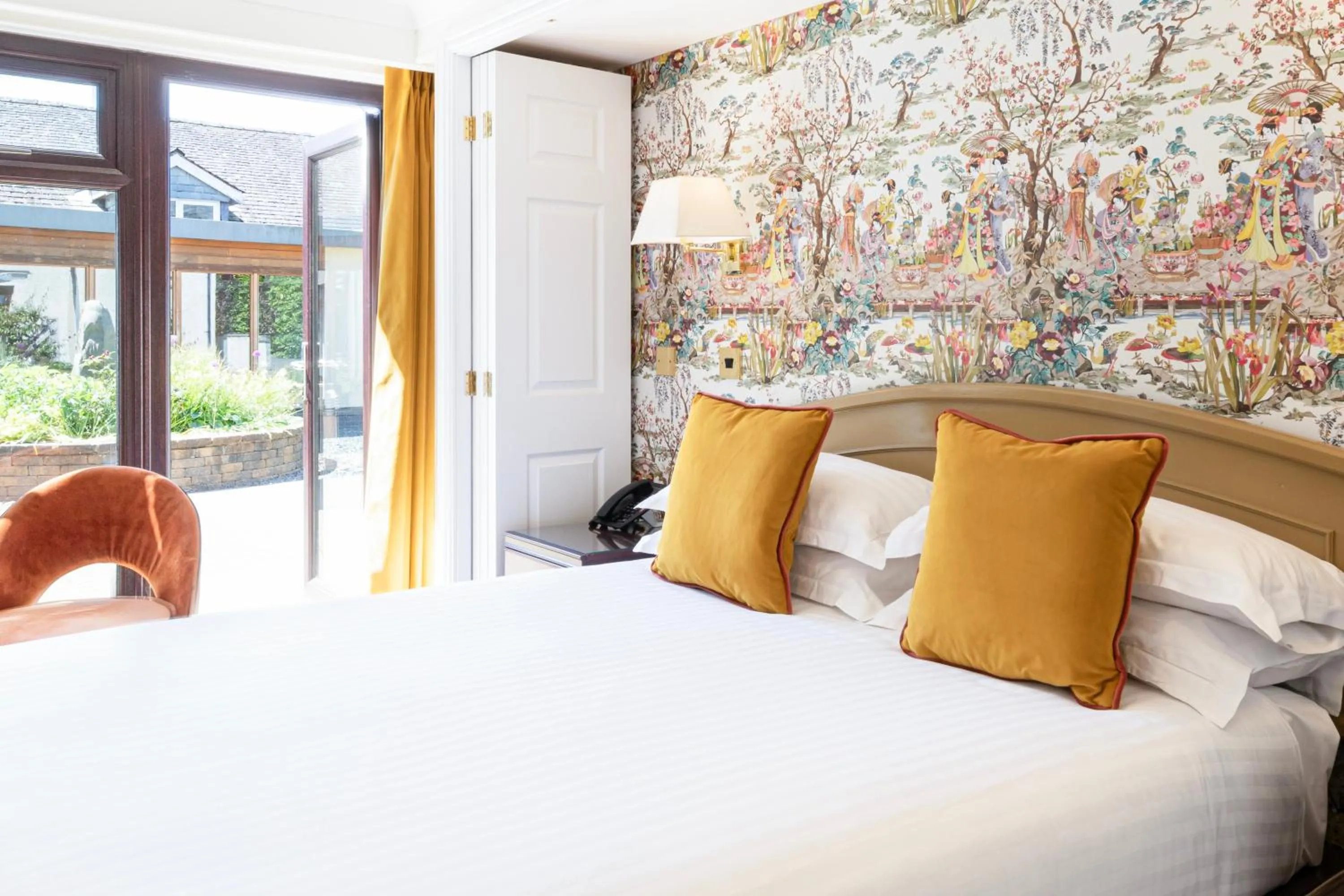 Bedroom, Bed in Lake District Castle Inn