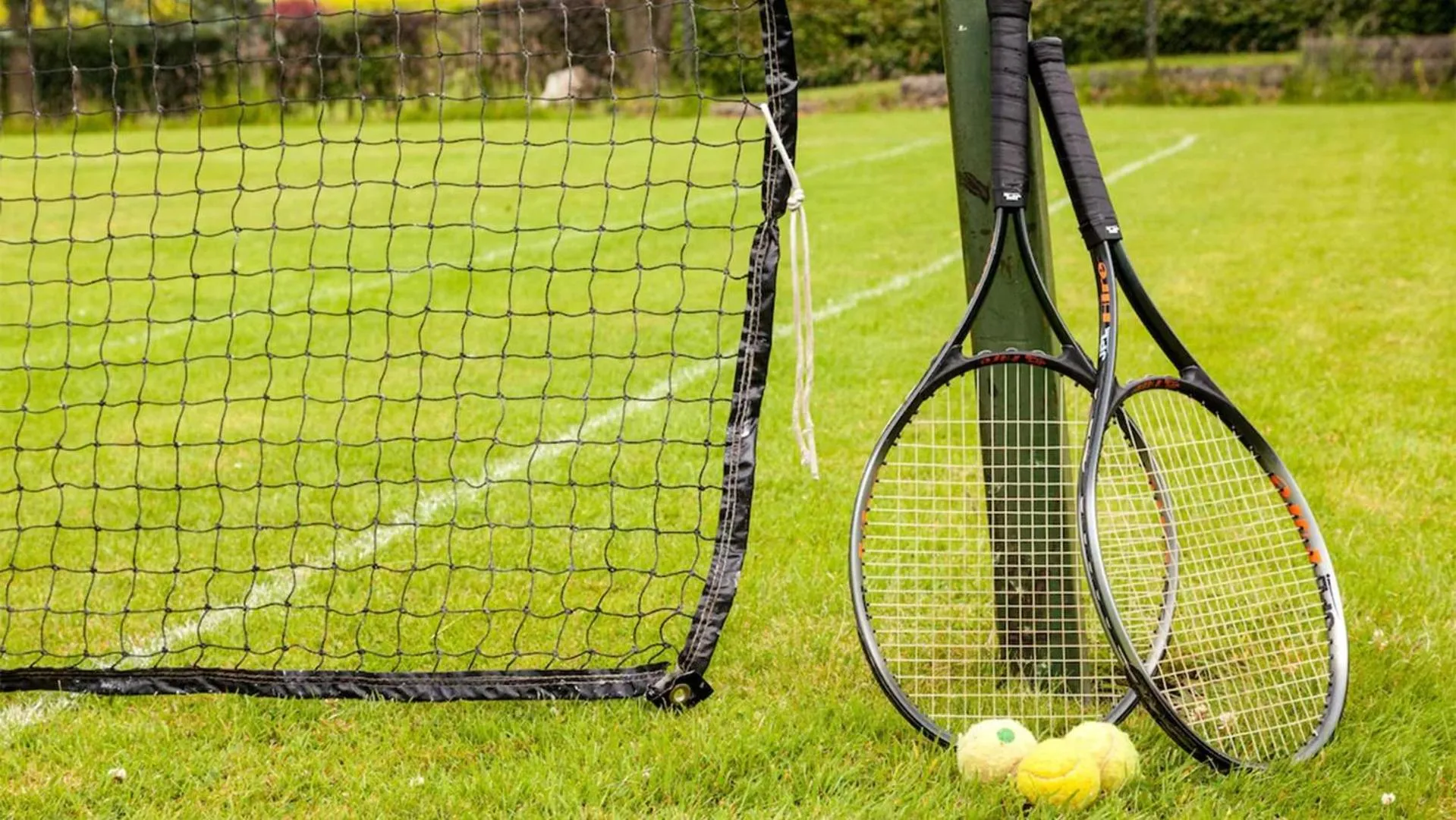 Tennis court in Lake District Castle Inn