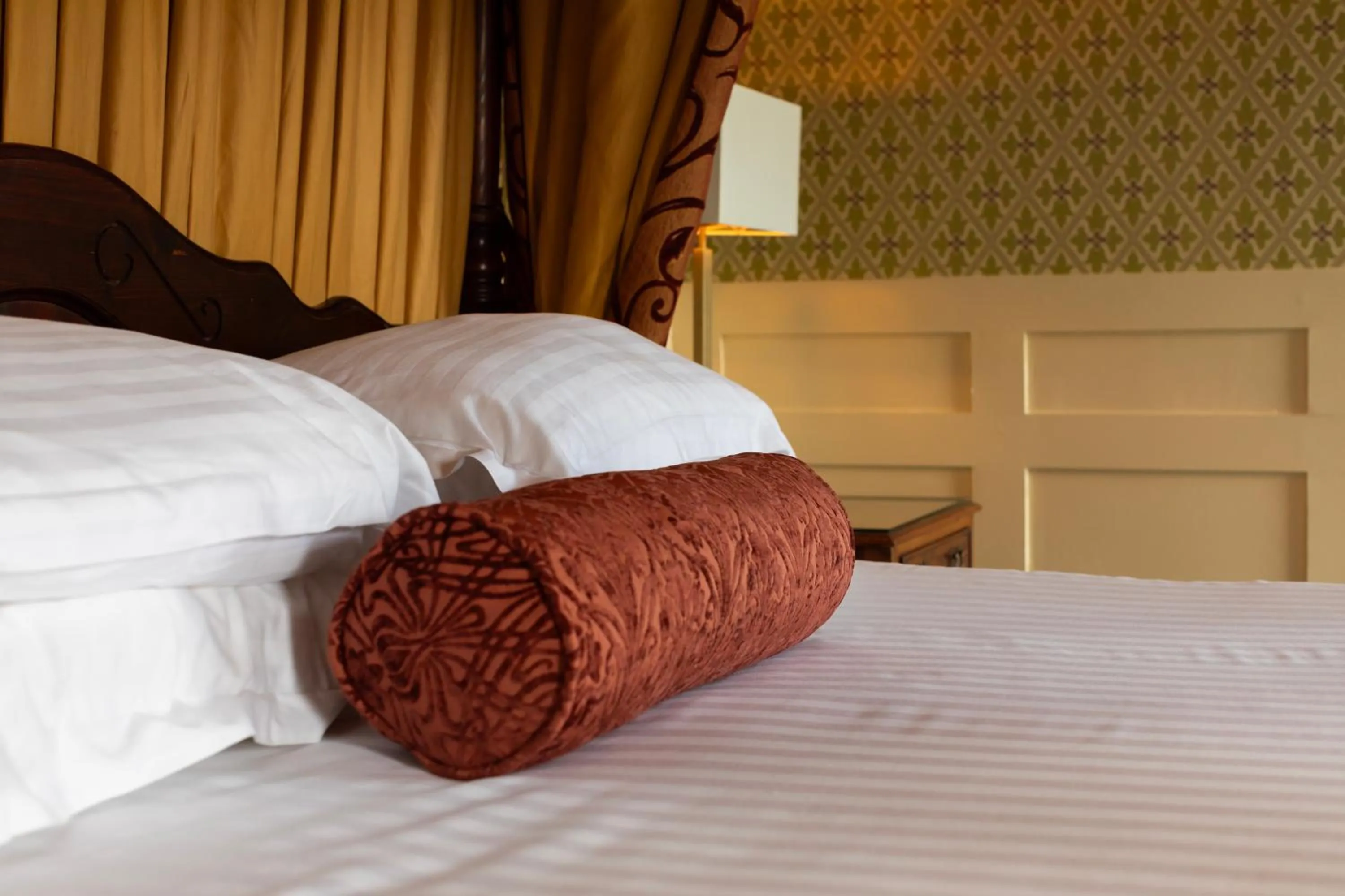 Bedroom, Bed in Lake District Castle Inn