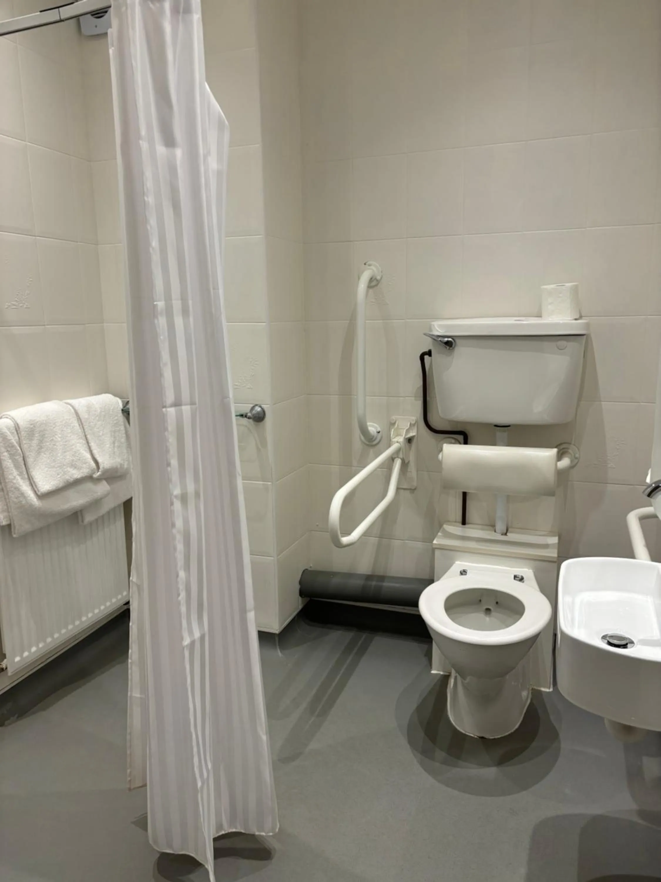 Shower in Lake District Castle Inn