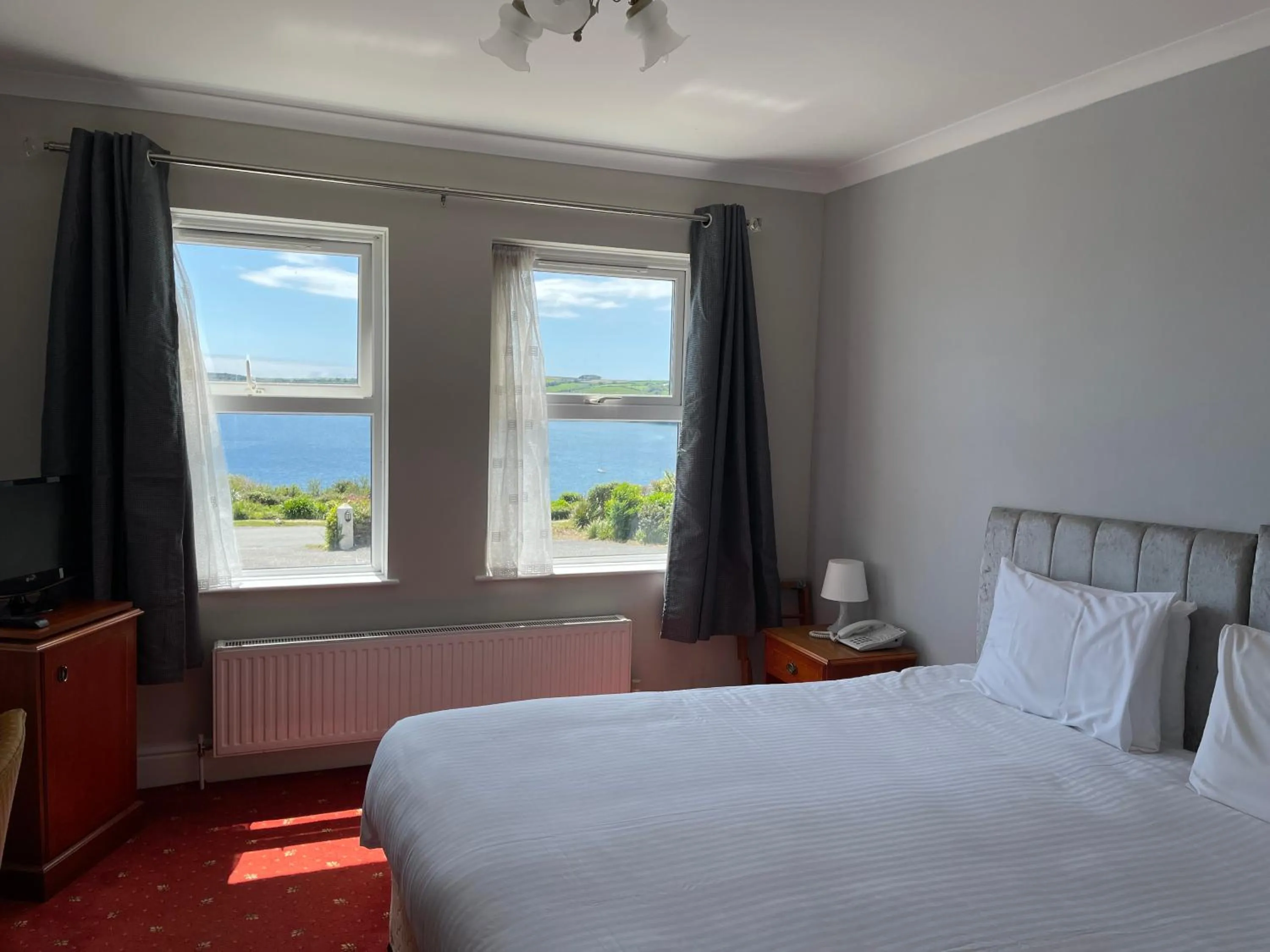 Bed in Porth Avallen Hotel