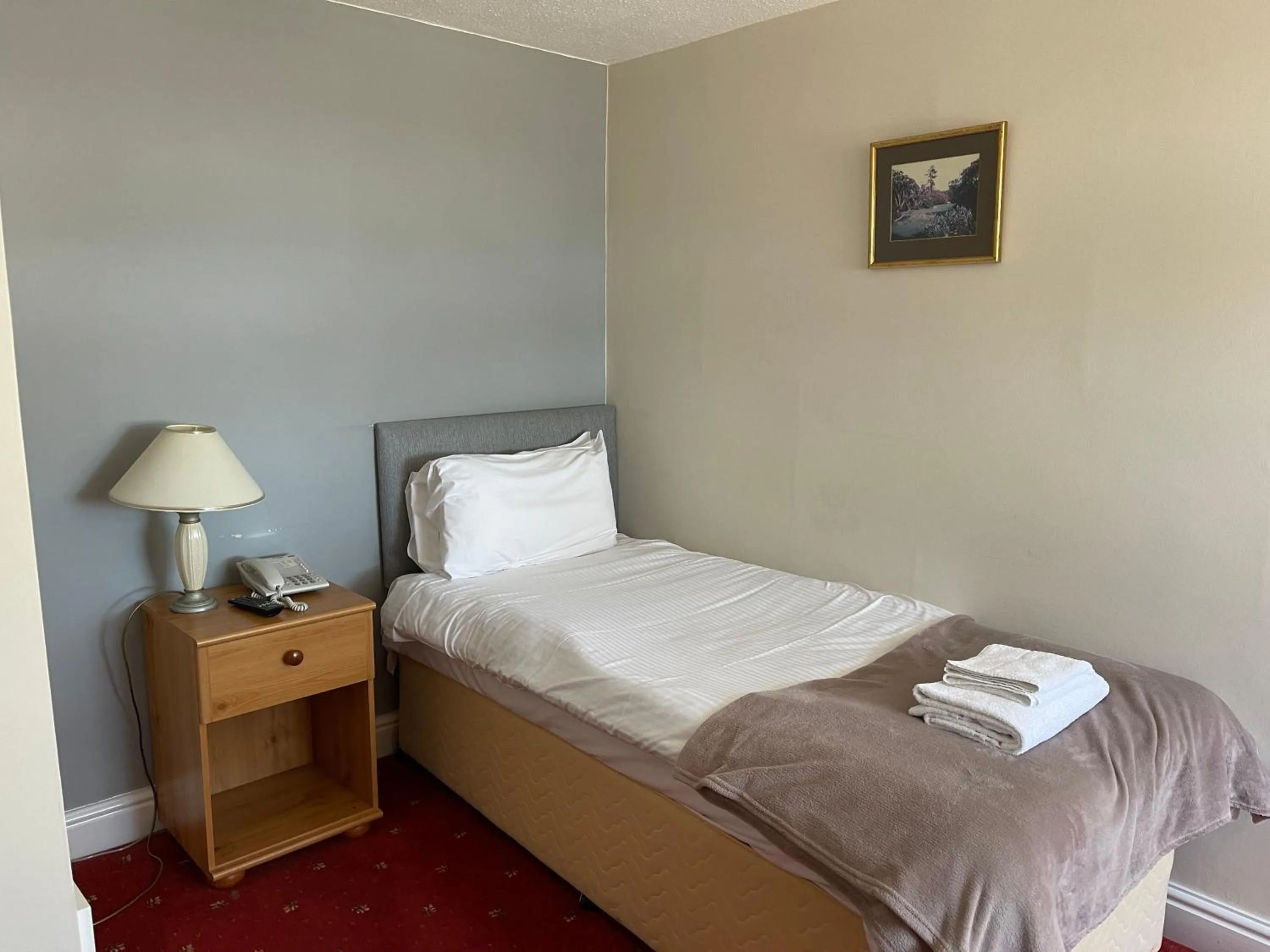 Bed in Porth Avallen Hotel