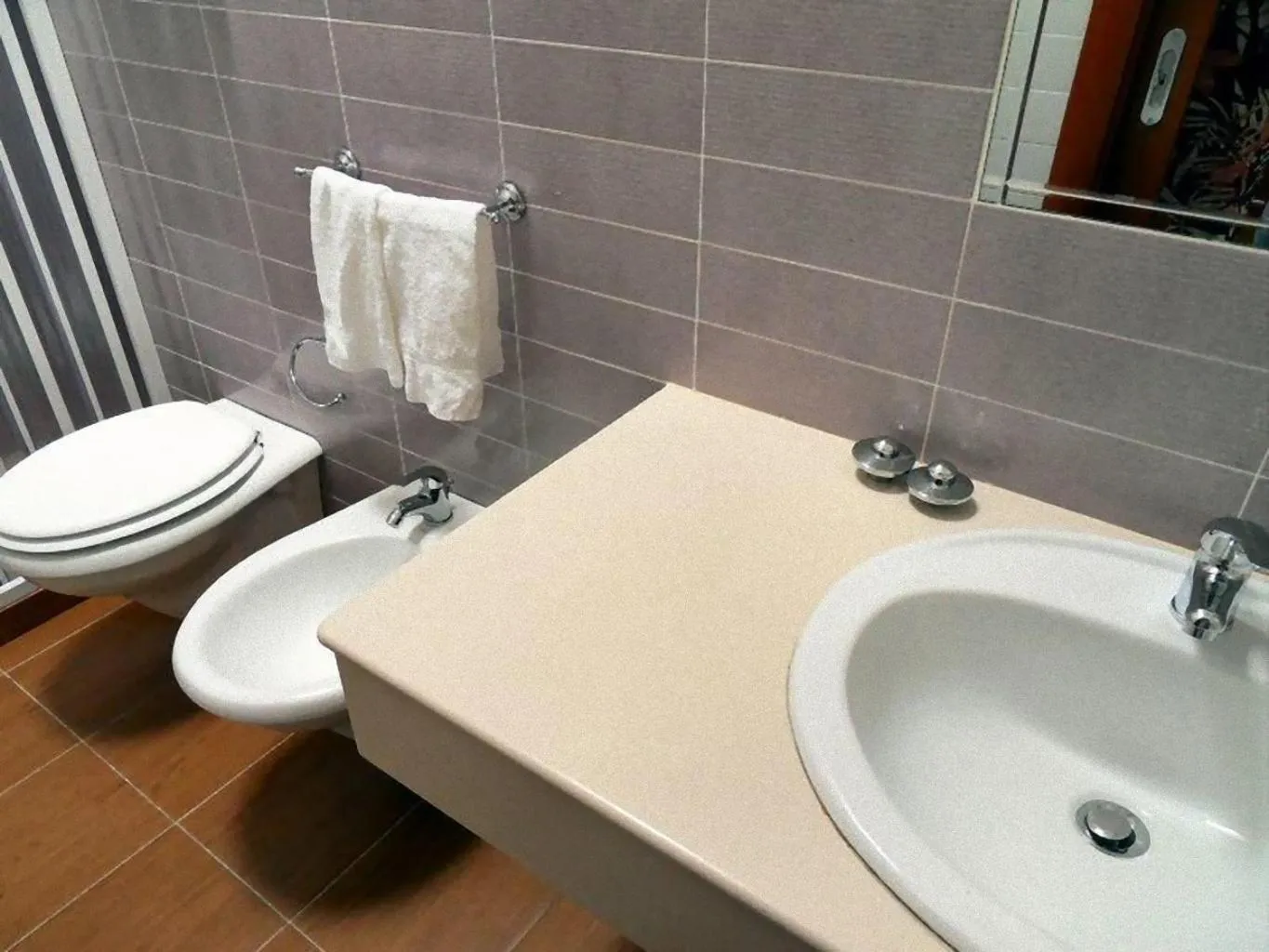 Shower in Residence Bandiera Gialla