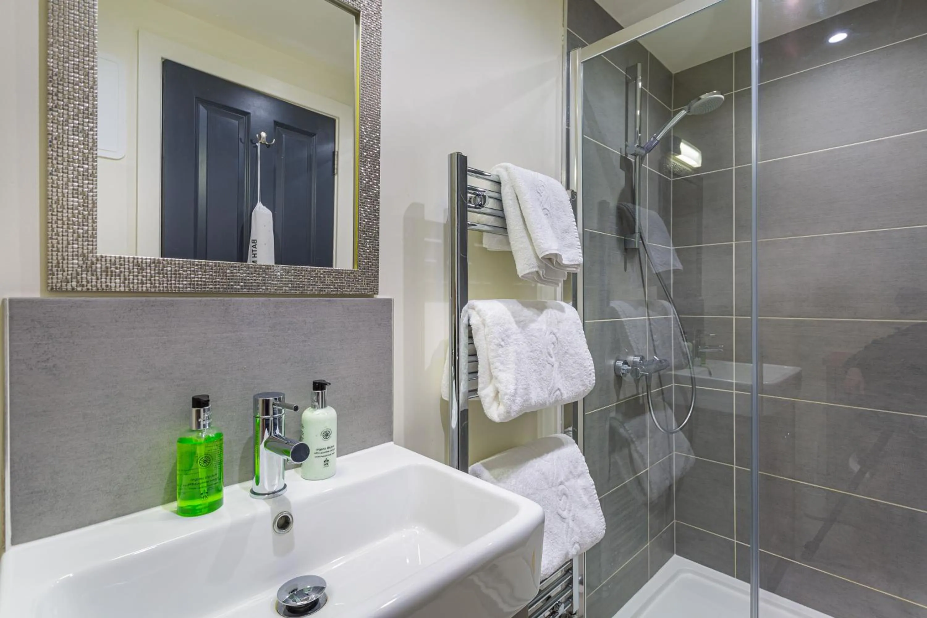 Bathroom in Forest Park Country Hotel & Inn, Brockenhurst, New Forest, Hampshire - The Coaching Inn Group