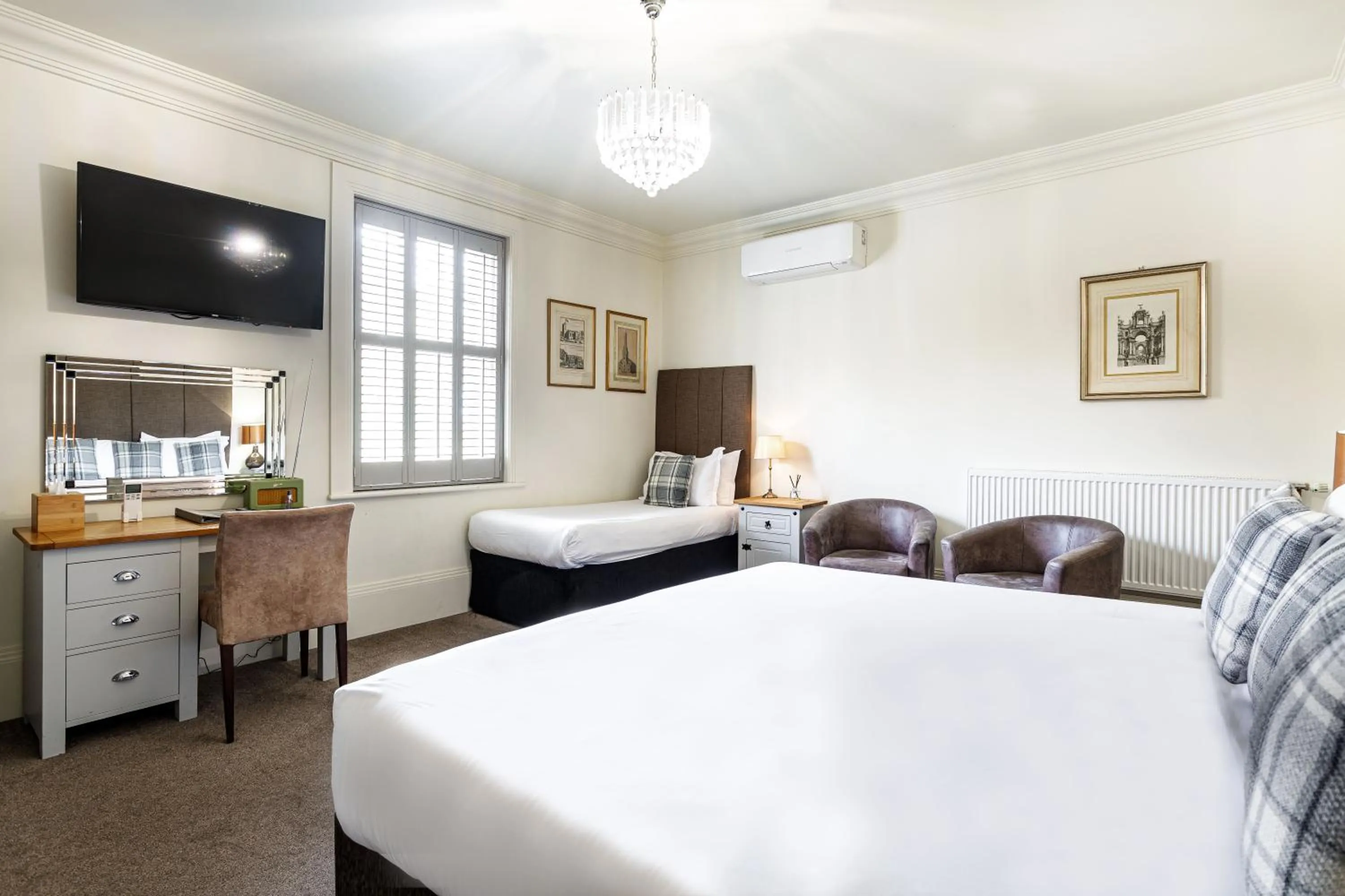 Bed in Forest Park Country Hotel & Inn, Brockenhurst, New Forest, Hampshire - The Coaching Inn Group