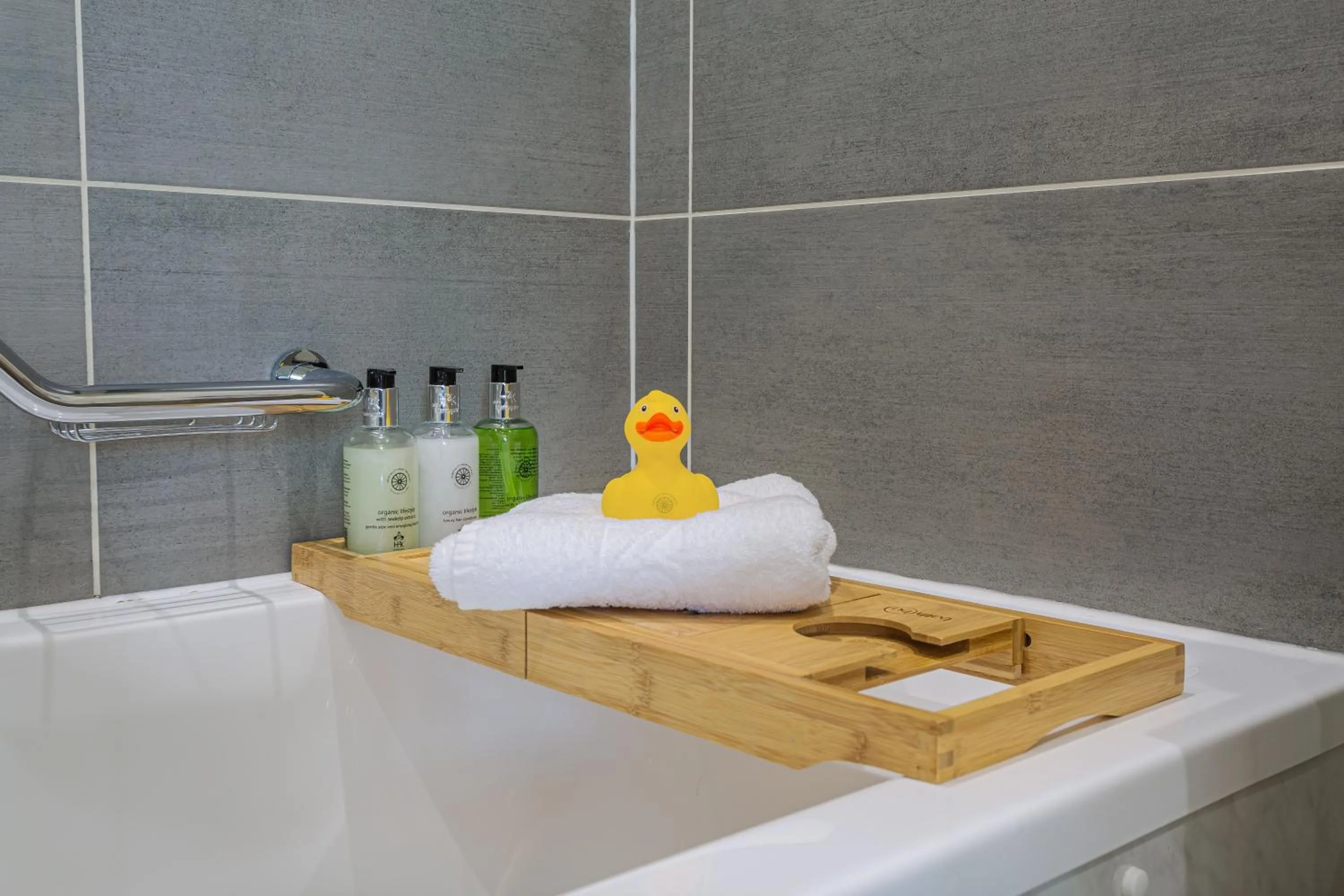 Bathroom in Forest Park Country Hotel & Inn, Brockenhurst, New Forest, Hampshire - The Coaching Inn Group