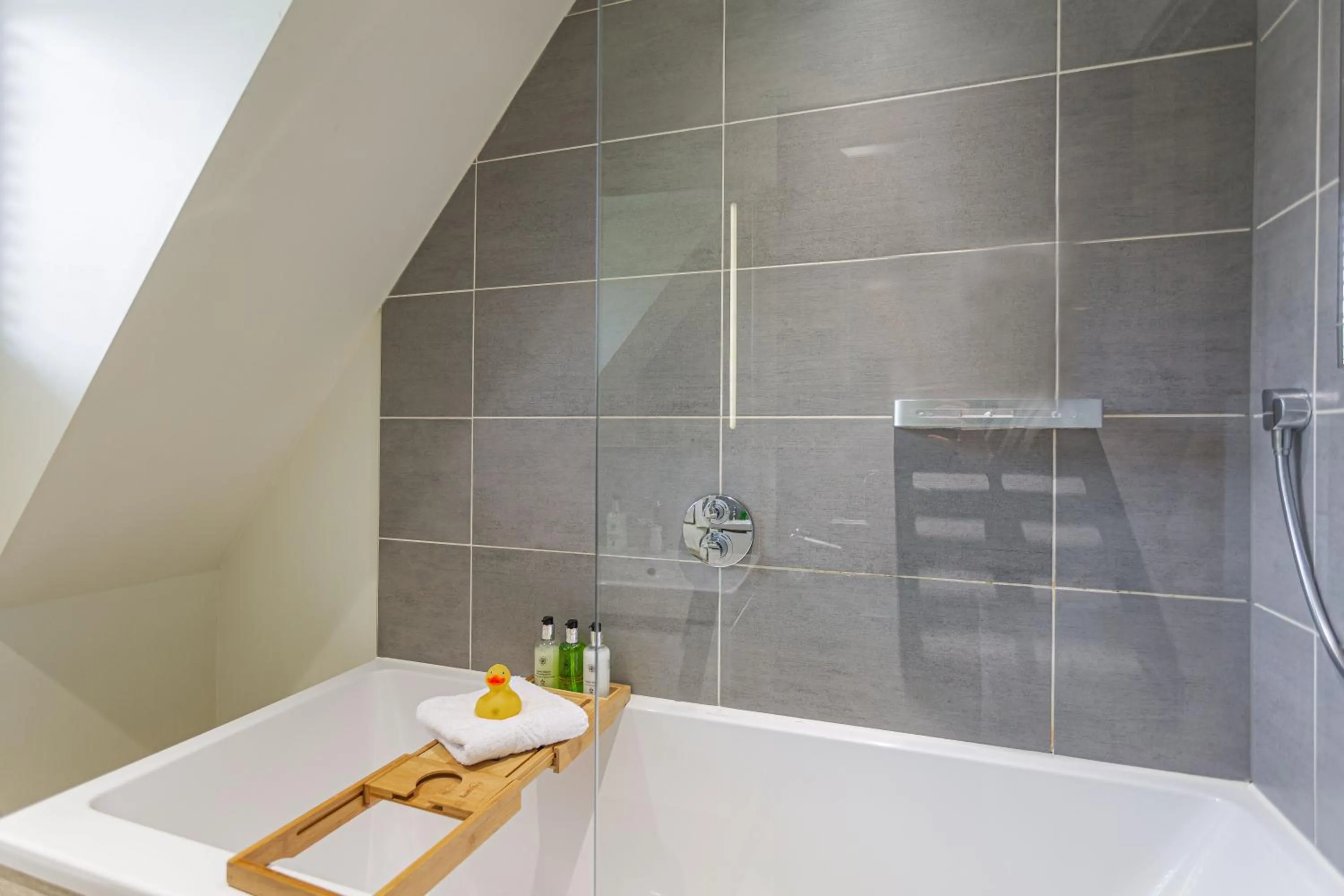 Bathroom in Forest Park Country Hotel & Inn, Brockenhurst, New Forest, Hampshire - The Coaching Inn Group