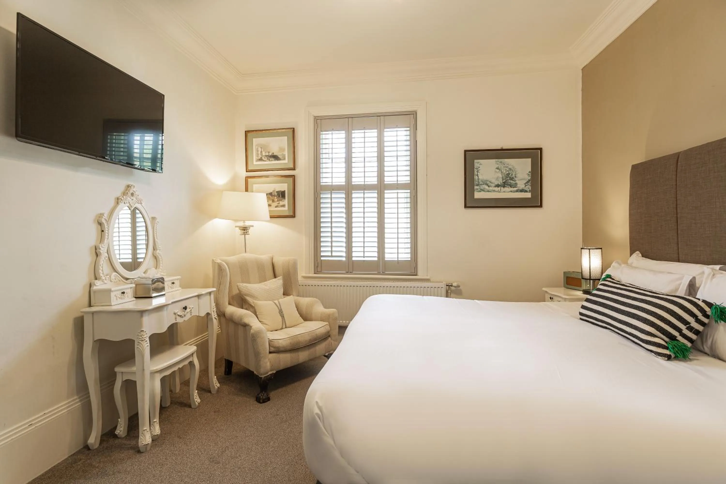 Bed in Forest Park Country Hotel & Inn, Brockenhurst, New Forest, Hampshire - The Coaching Inn Group