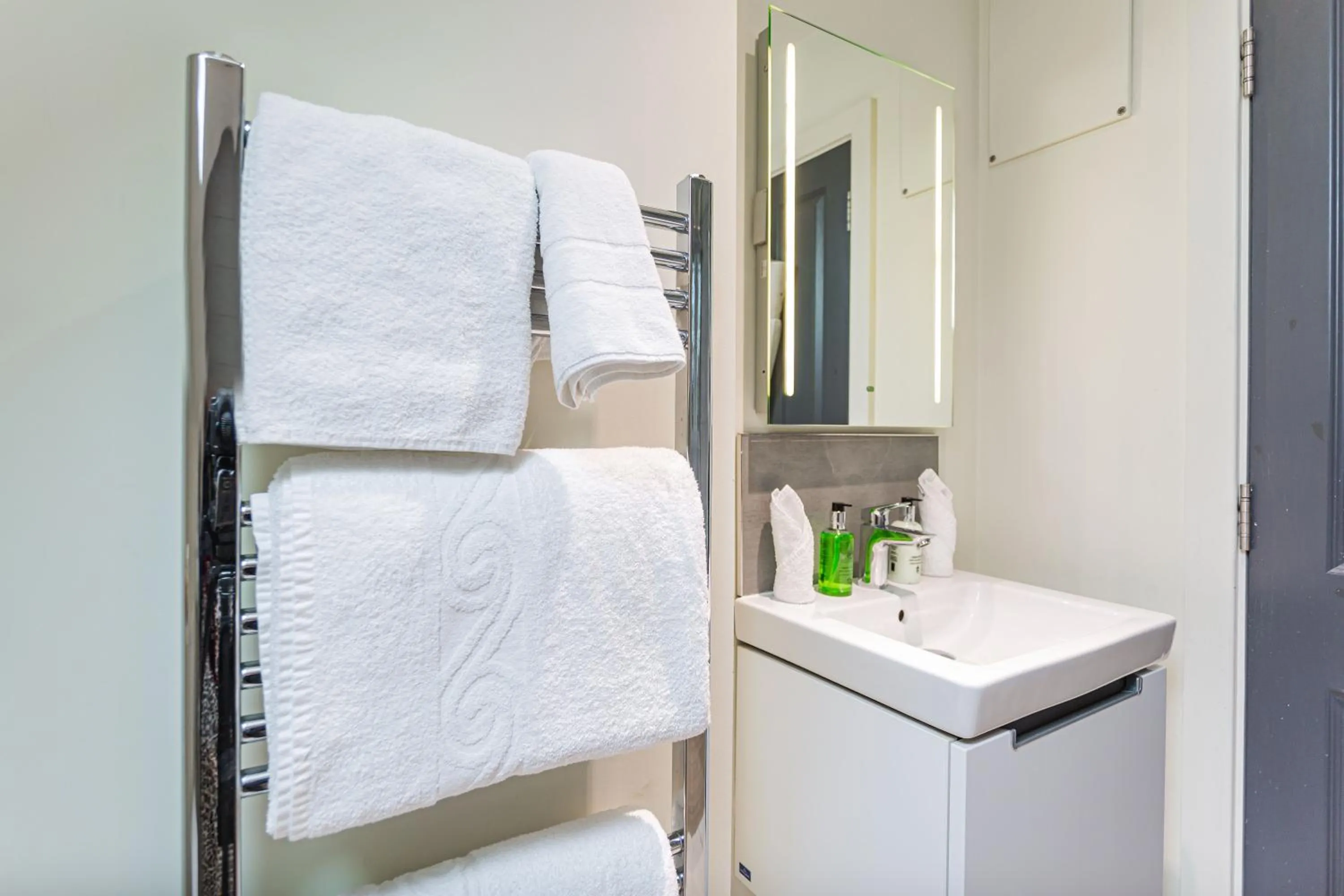 Bathroom in Forest Park Country Hotel & Inn, Brockenhurst, New Forest, Hampshire - The Coaching Inn Group