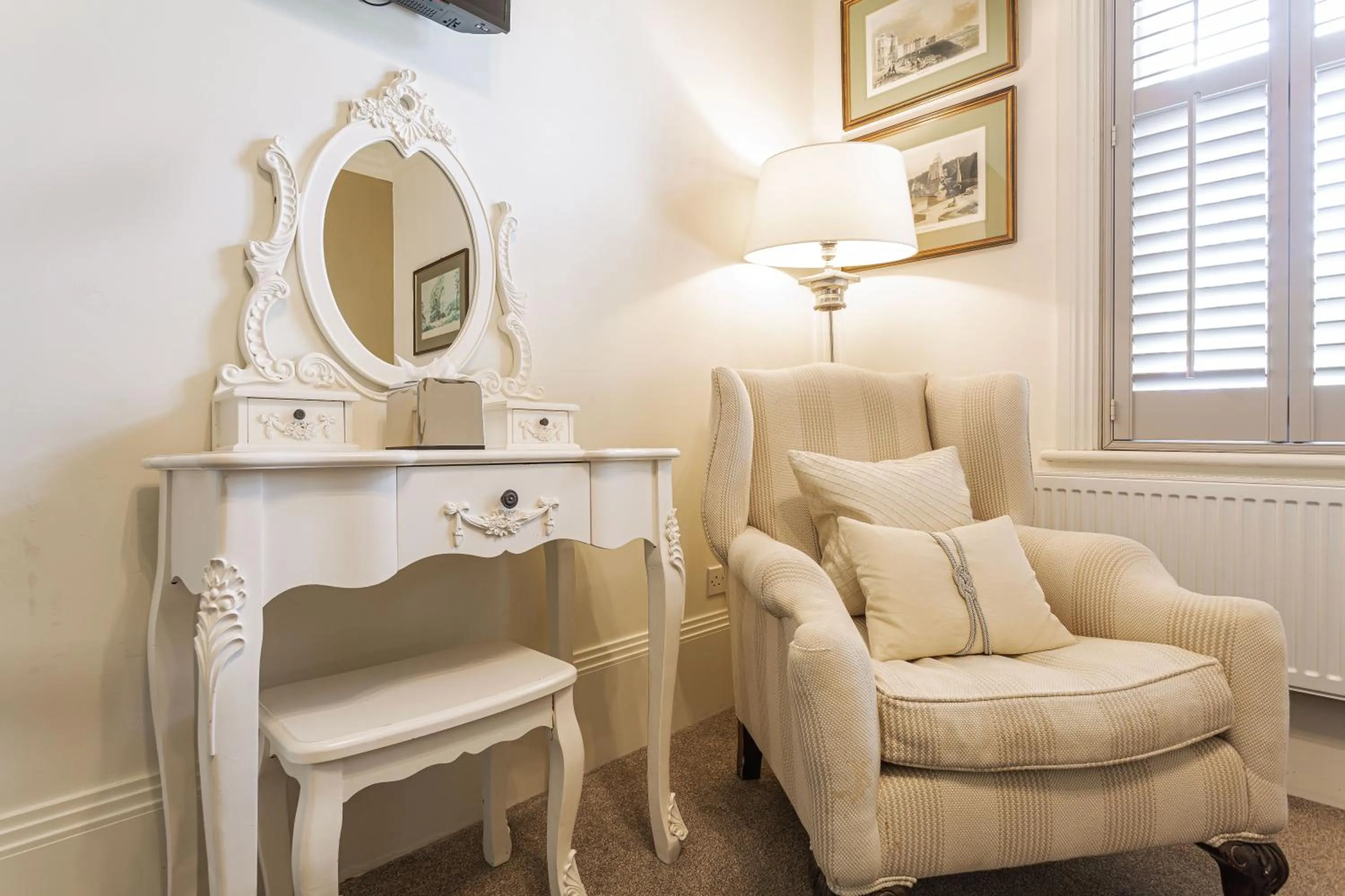 Bed in Forest Park Country Hotel & Inn, Brockenhurst, New Forest, Hampshire - The Coaching Inn Group