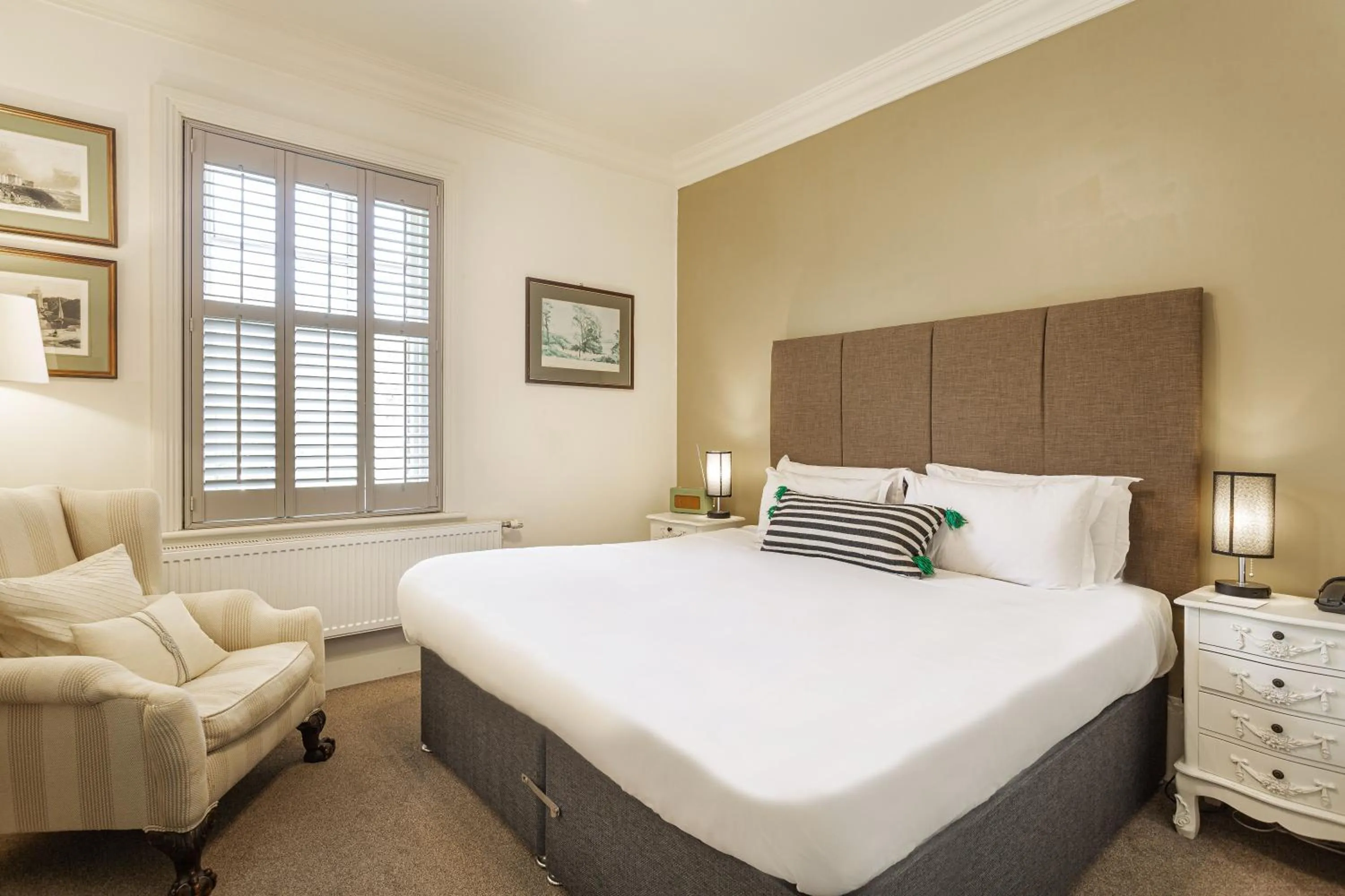 Bed in Forest Park Country Hotel & Inn, Brockenhurst, New Forest, Hampshire - The Coaching Inn Group