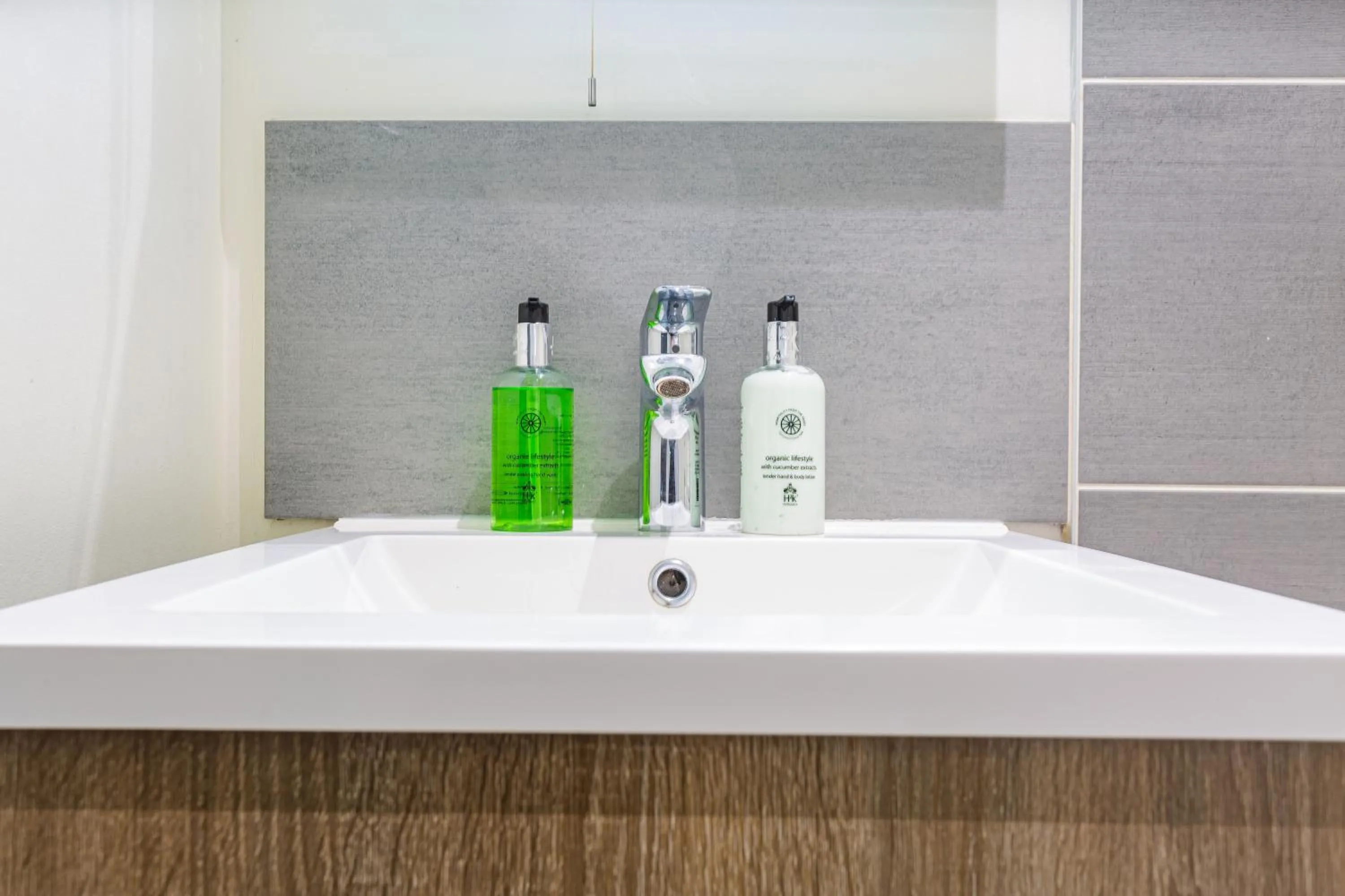 Bathroom in Forest Park Country Hotel & Inn, Brockenhurst, New Forest, Hampshire - The Coaching Inn Group