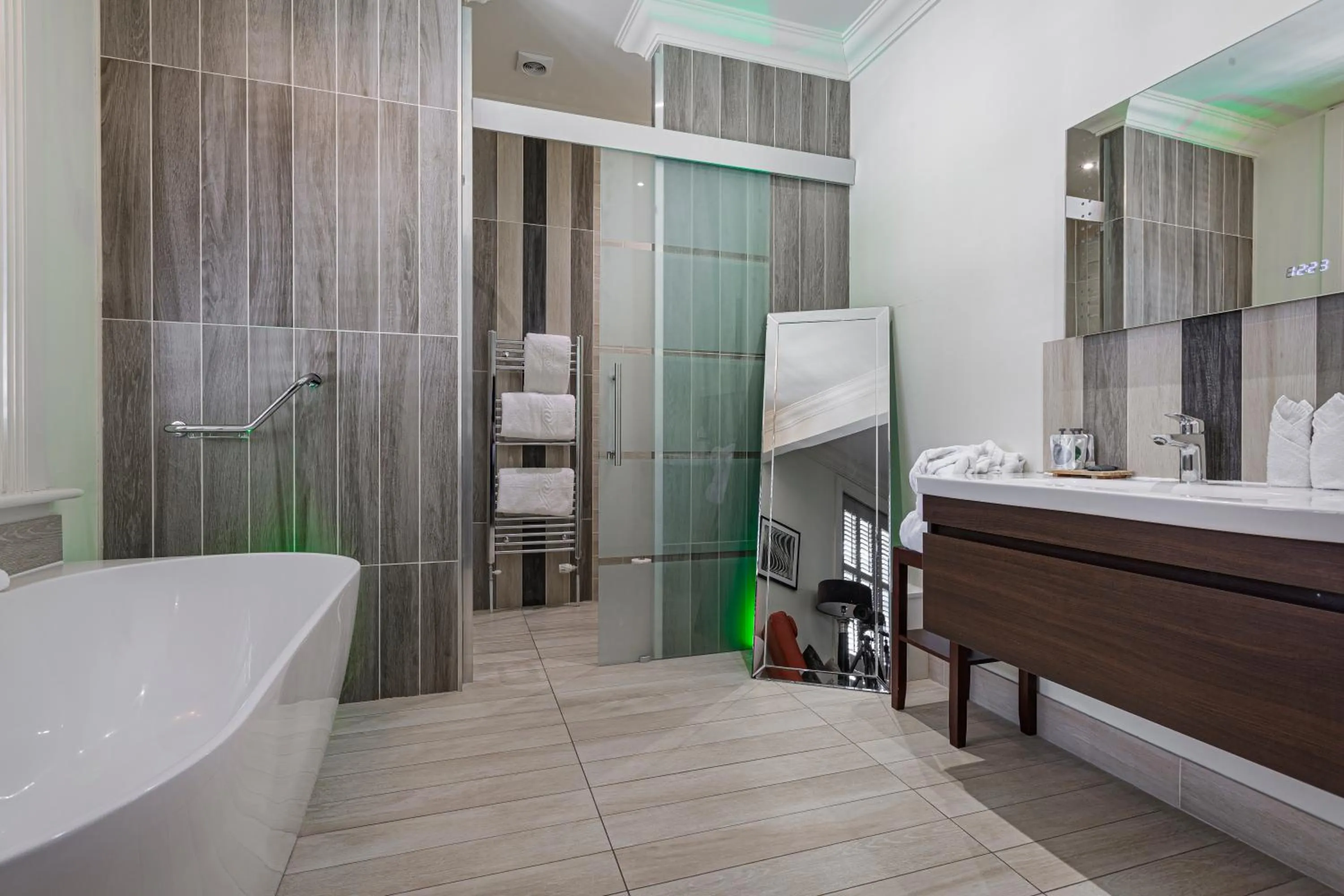 Bathroom in Forest Park Country Hotel & Inn, Brockenhurst, New Forest, Hampshire - The Coaching Inn Group