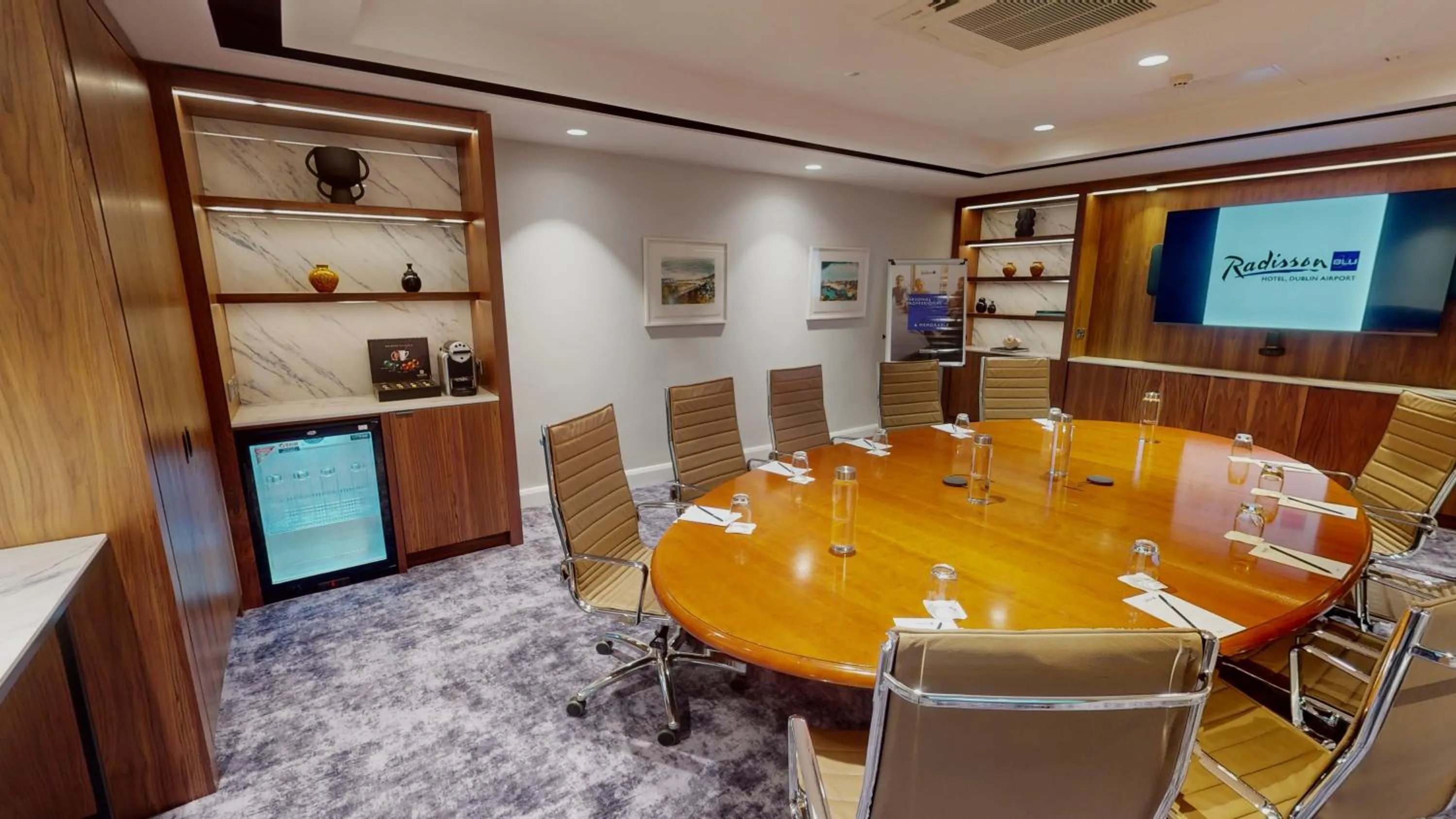 Meeting/conference room in Radisson Blu Hotel Dublin Airport