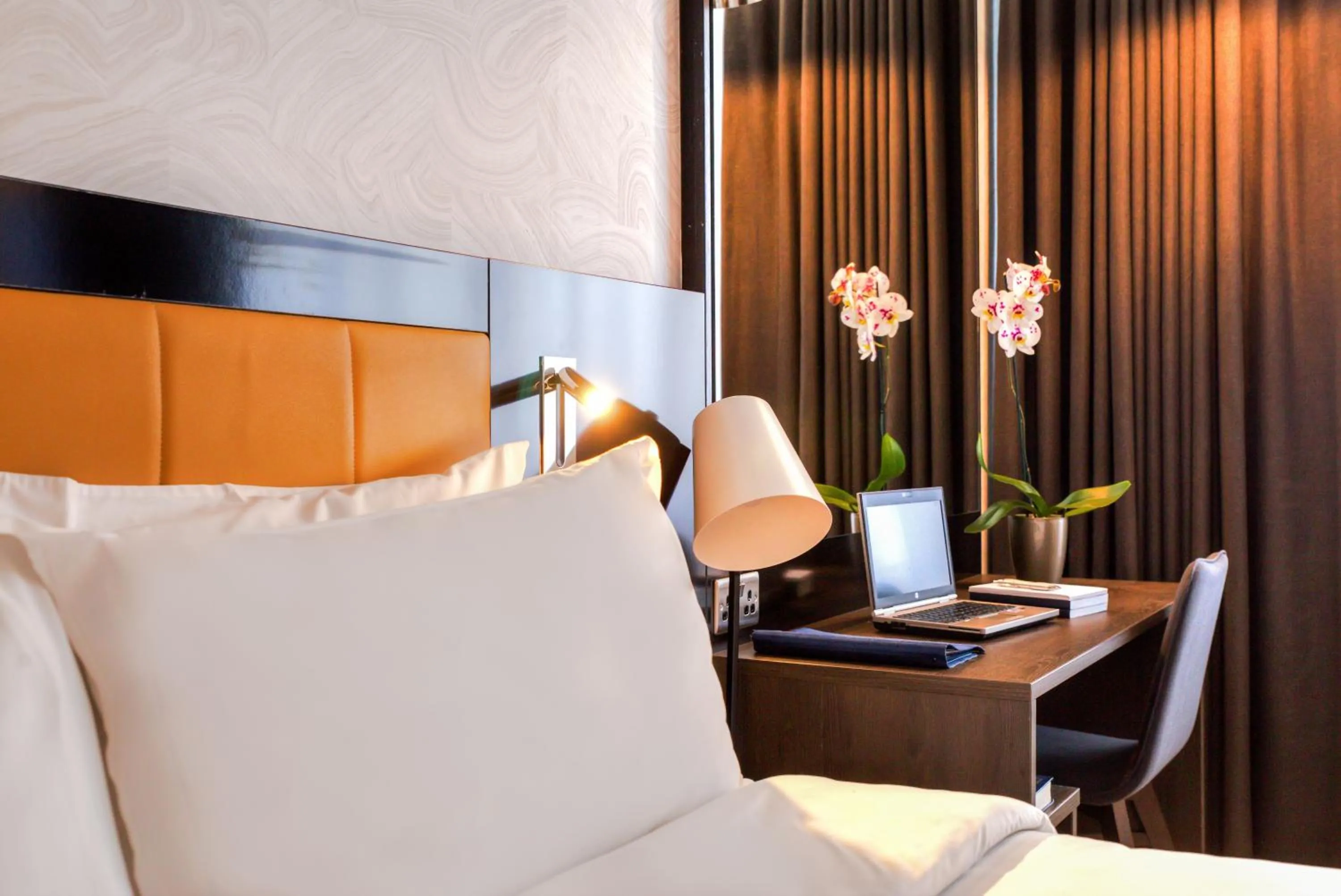 Bedroom, Bed in Radisson Blu Hotel Dublin Airport