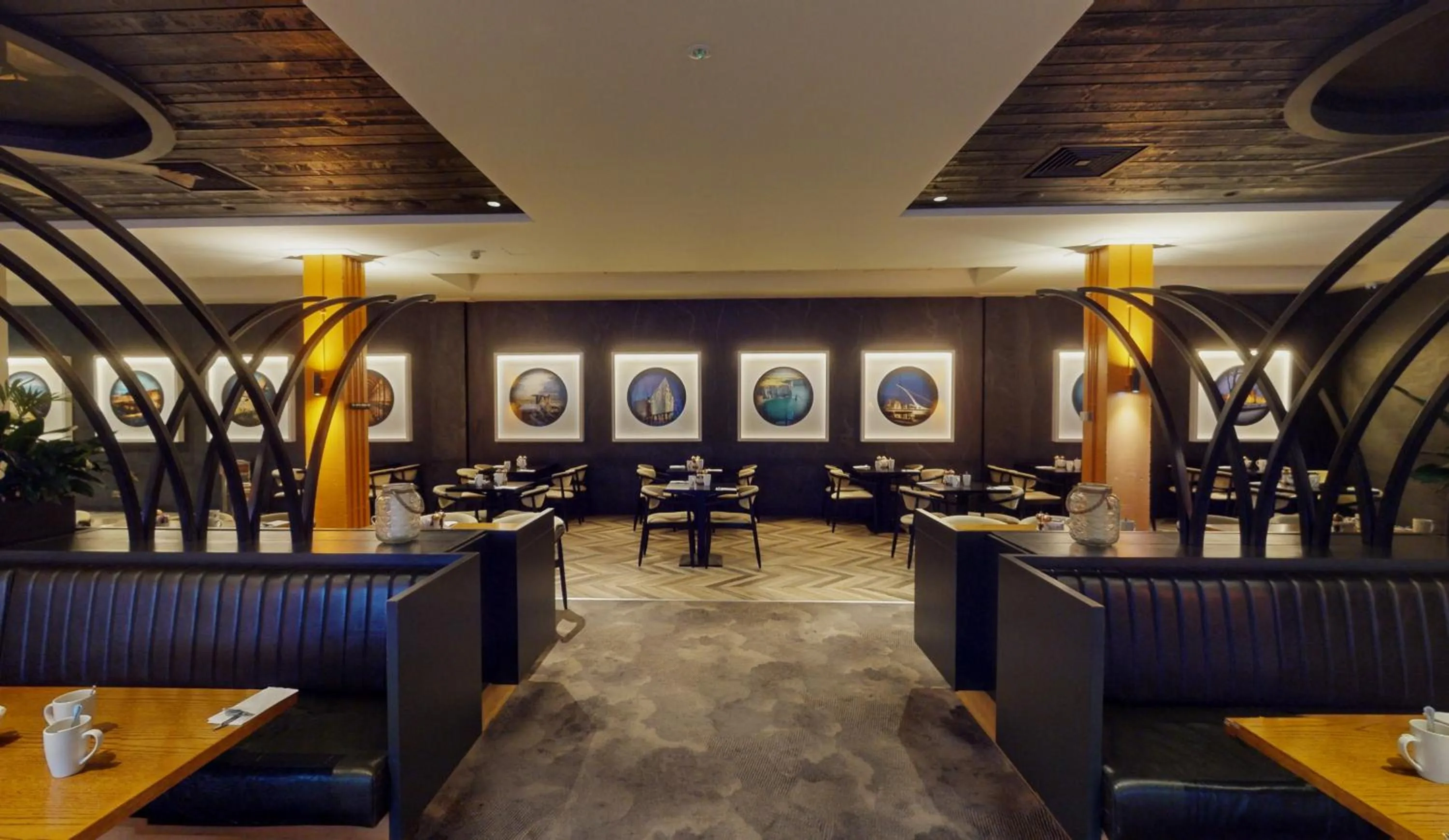 Restaurant/places to eat in Radisson Blu Hotel Dublin Airport