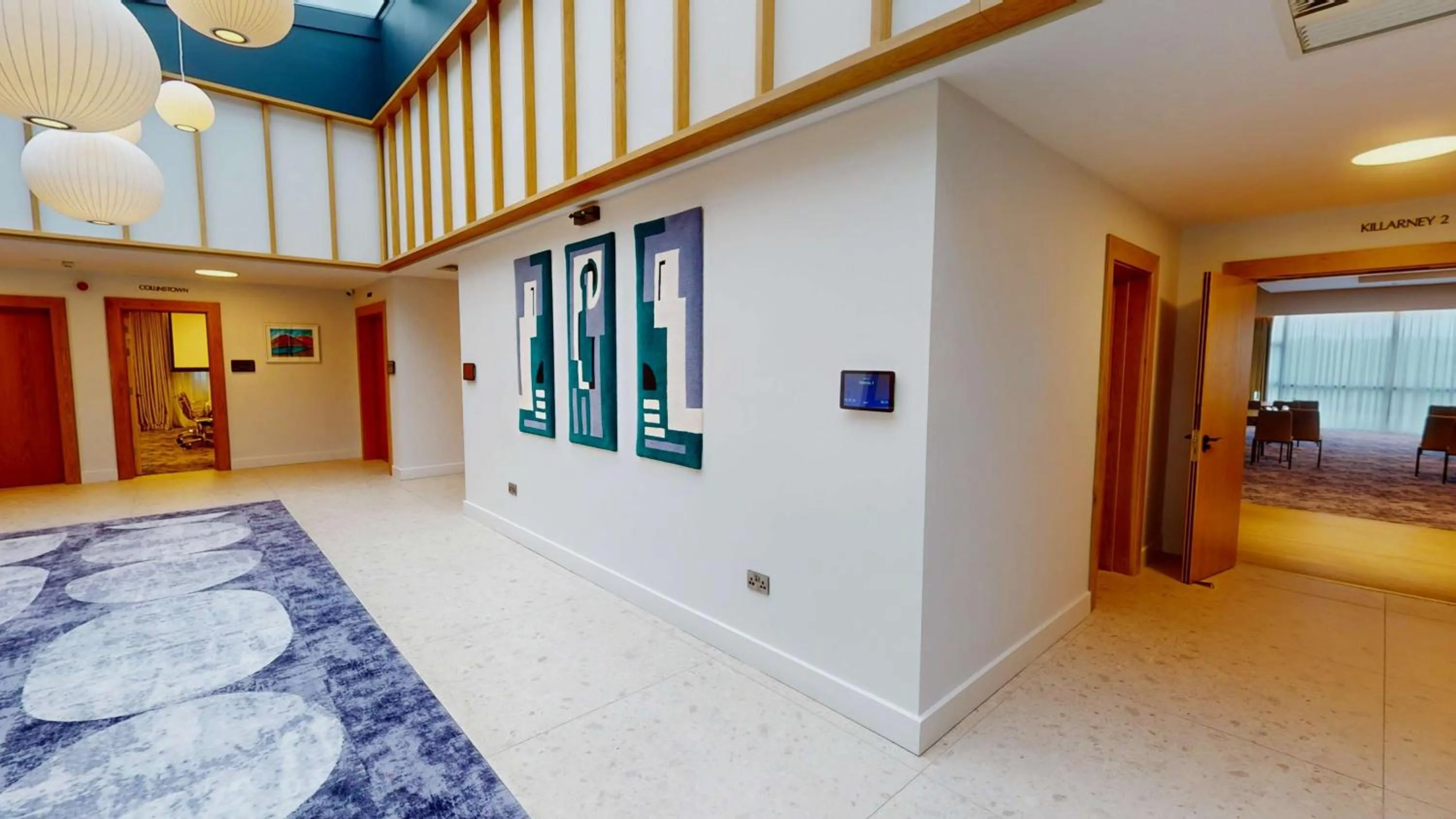 Meeting/conference room, Bed in Radisson Blu Hotel Dublin Airport