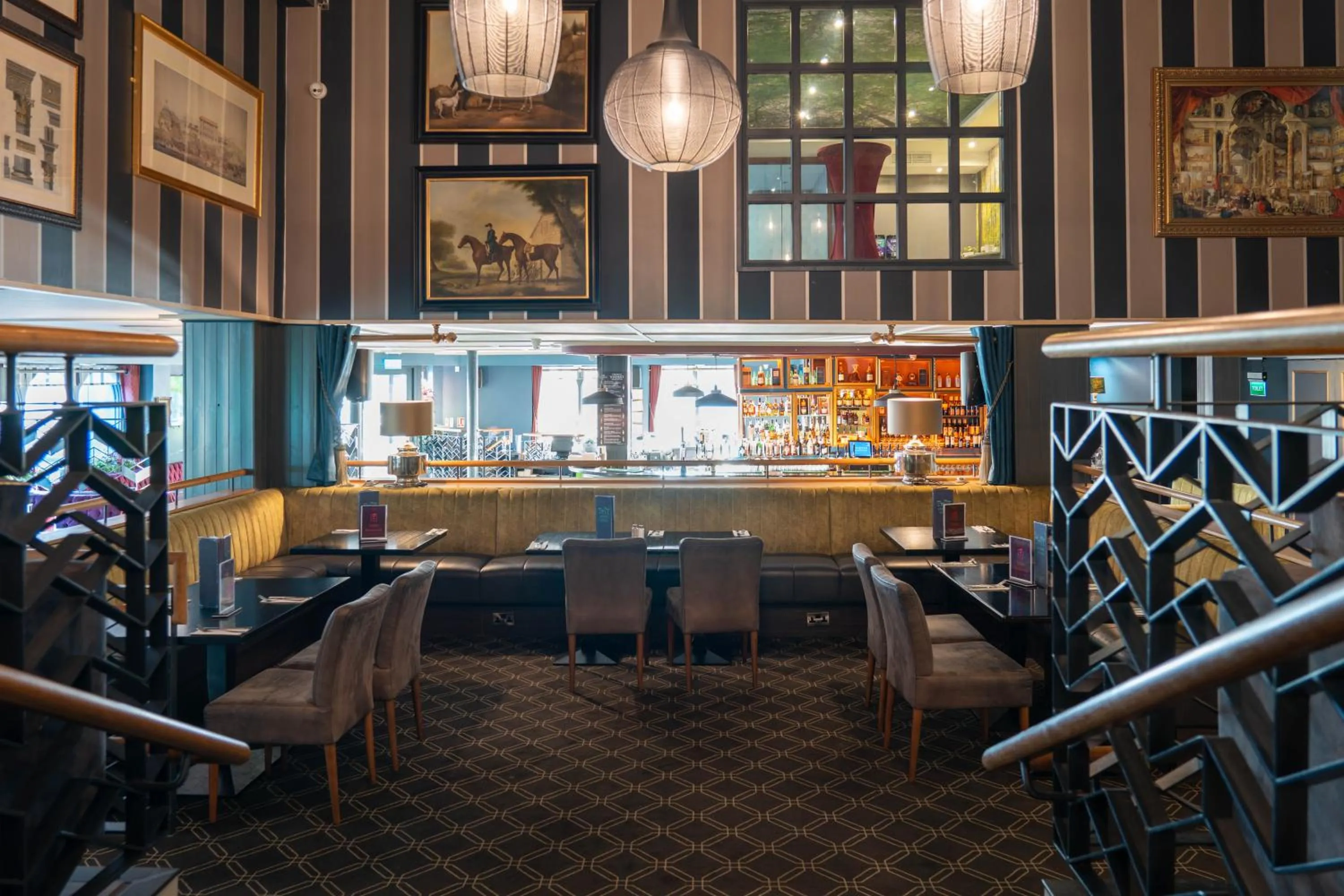 Restaurant/places to eat in Midlands Park Hotel