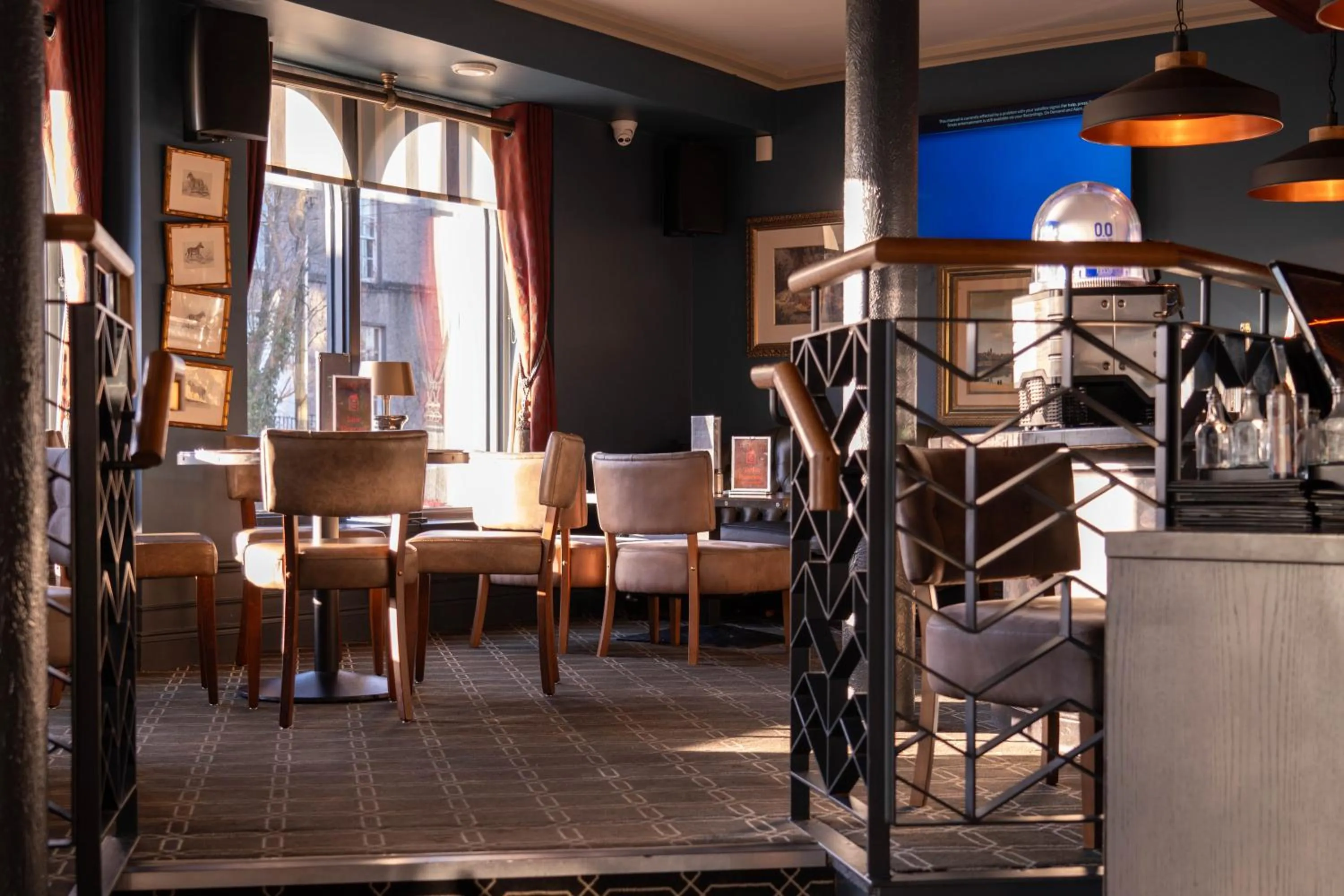 Restaurant/places to eat in Midlands Park Hotel