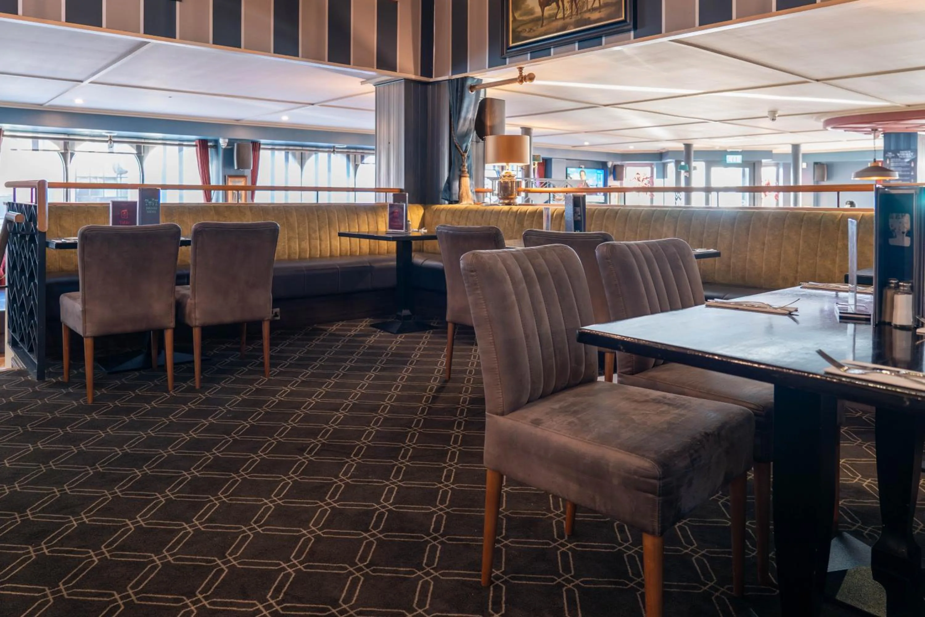 Restaurant/places to eat in Midlands Park Hotel