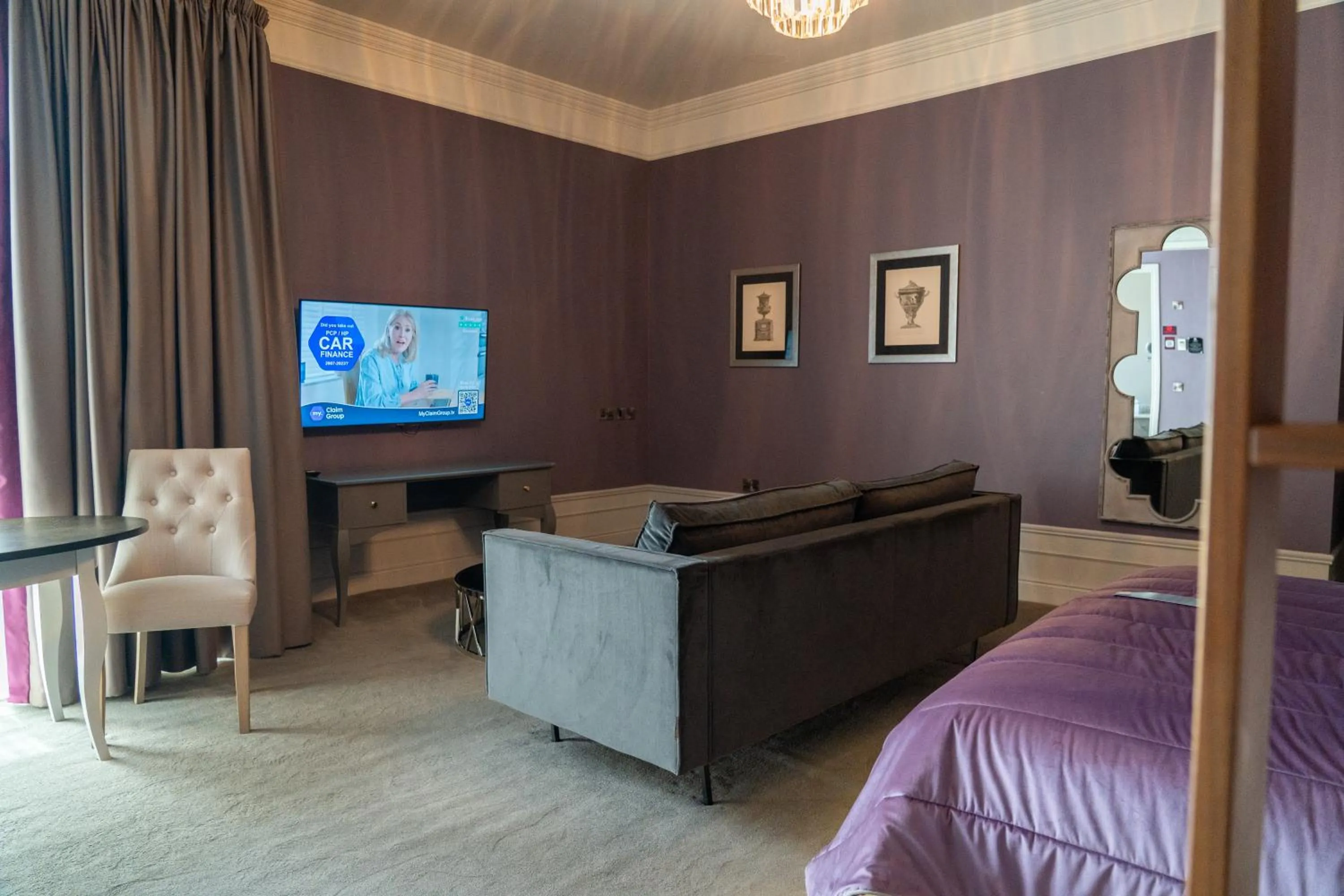 Bedroom, Bed in Midlands Park Hotel