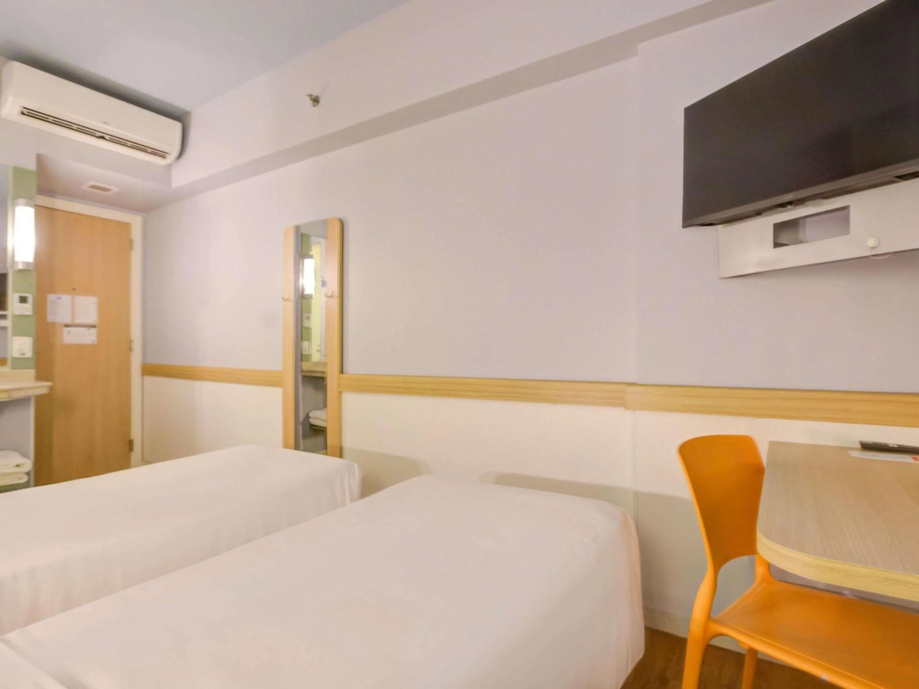 Bedroom, Bed in ibis budget Rio de Janeiro Nova America