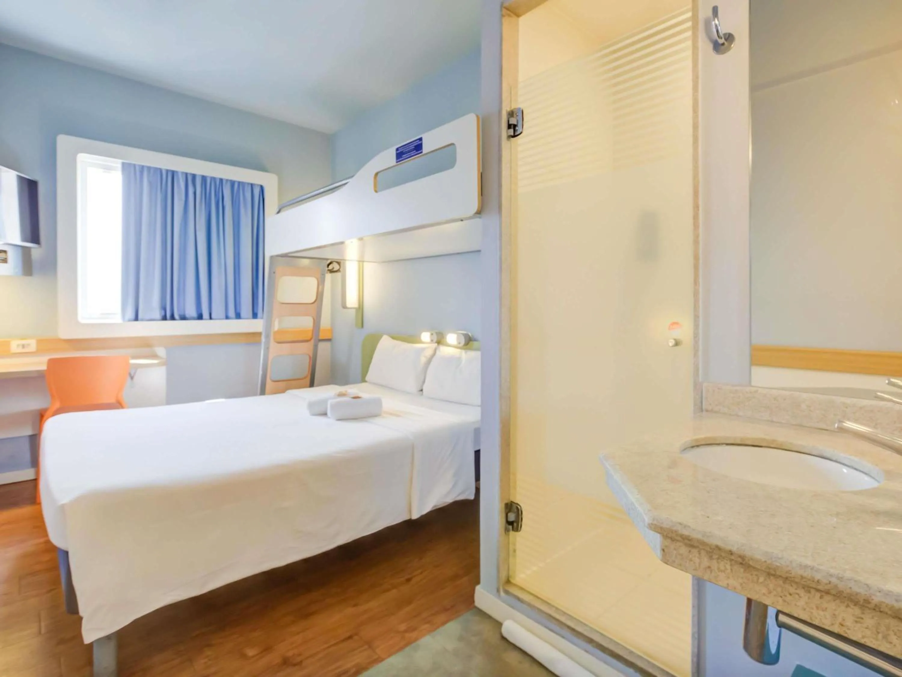 Bedroom, Bed in ibis budget Rio de Janeiro Nova America