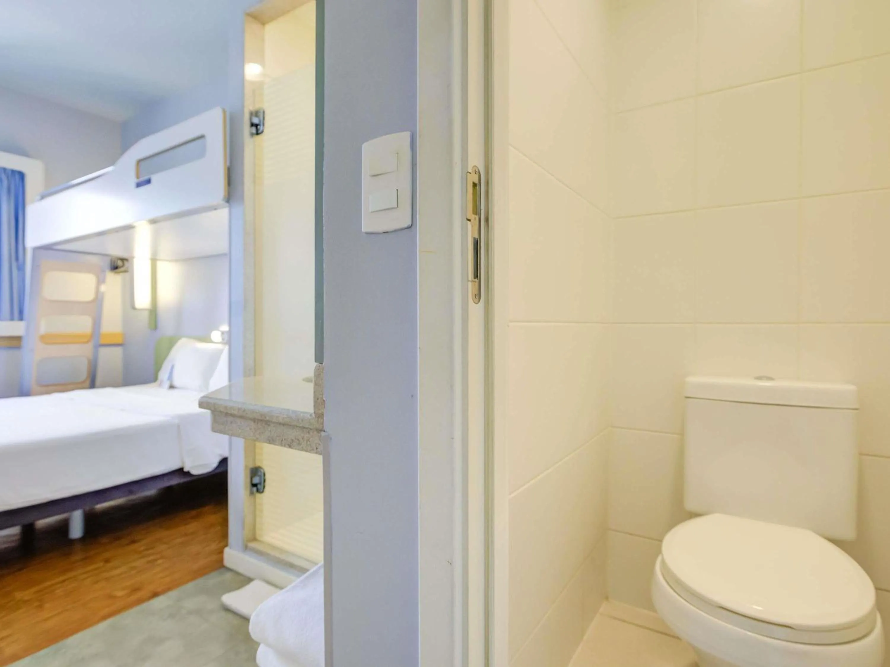 Bedroom, Bed in ibis budget Rio de Janeiro Nova America