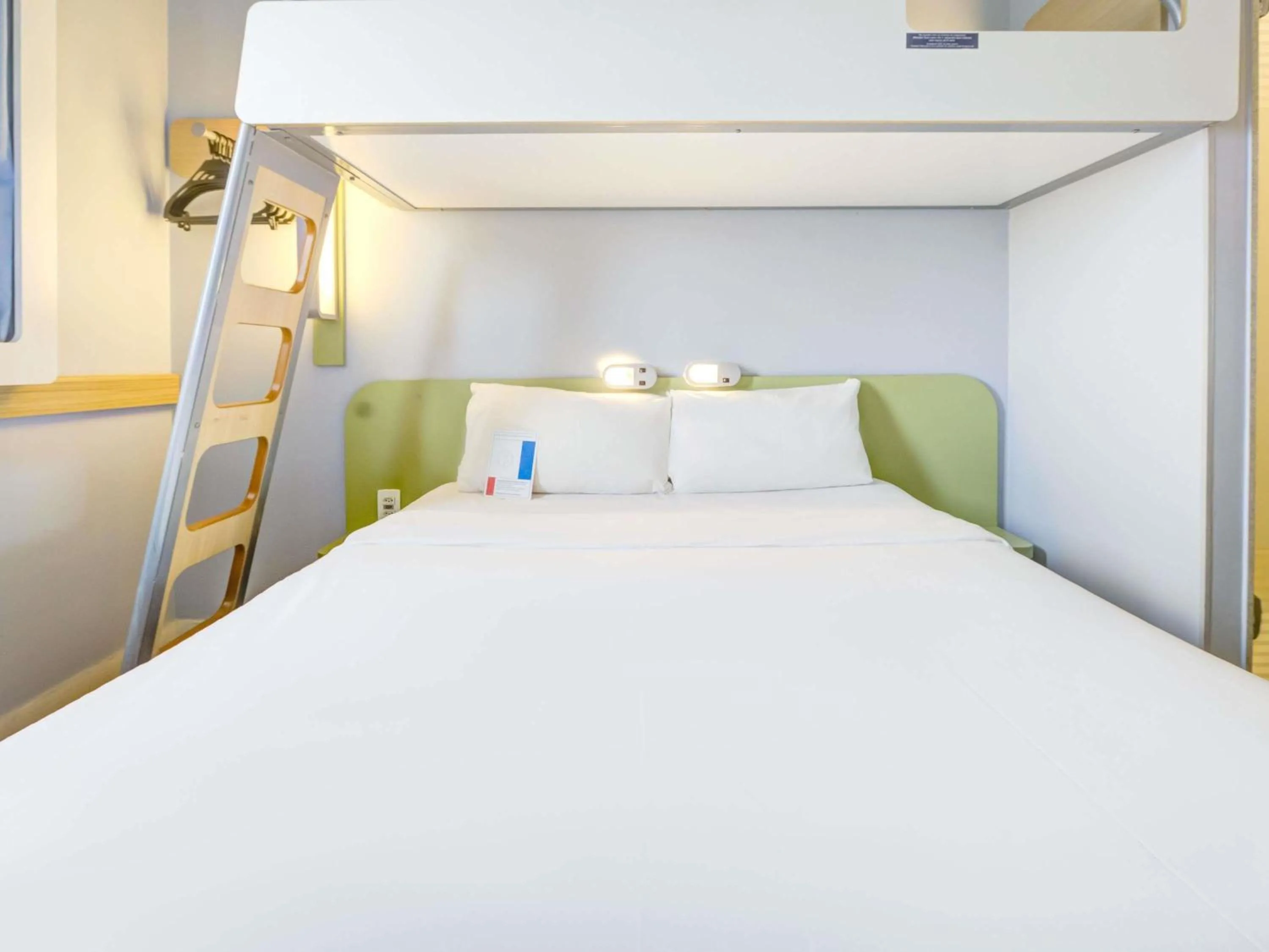 Bedroom, Bed in ibis budget Rio de Janeiro Nova America