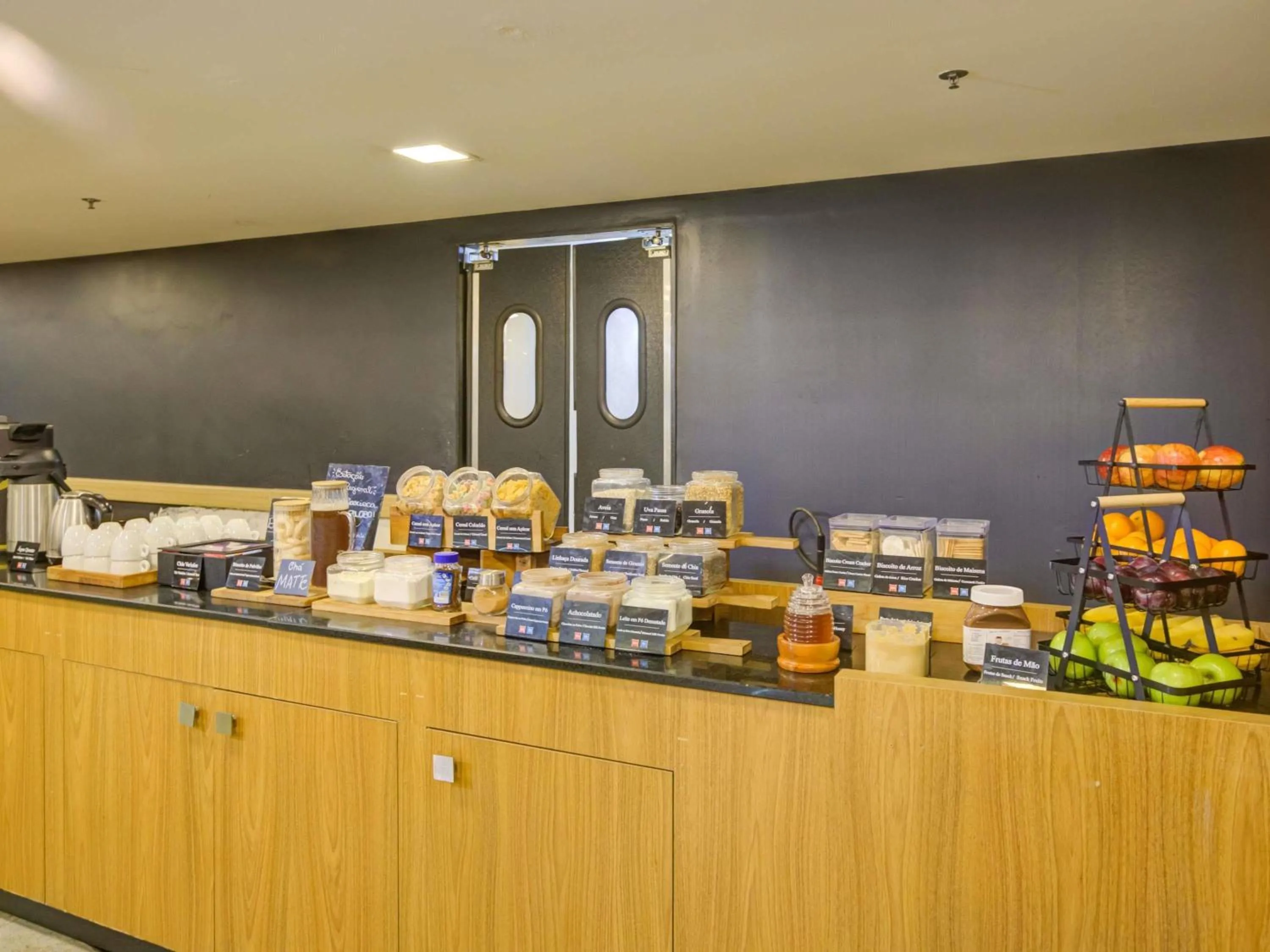 Restaurant/places to eat in ibis budget Rio de Janeiro Nova America