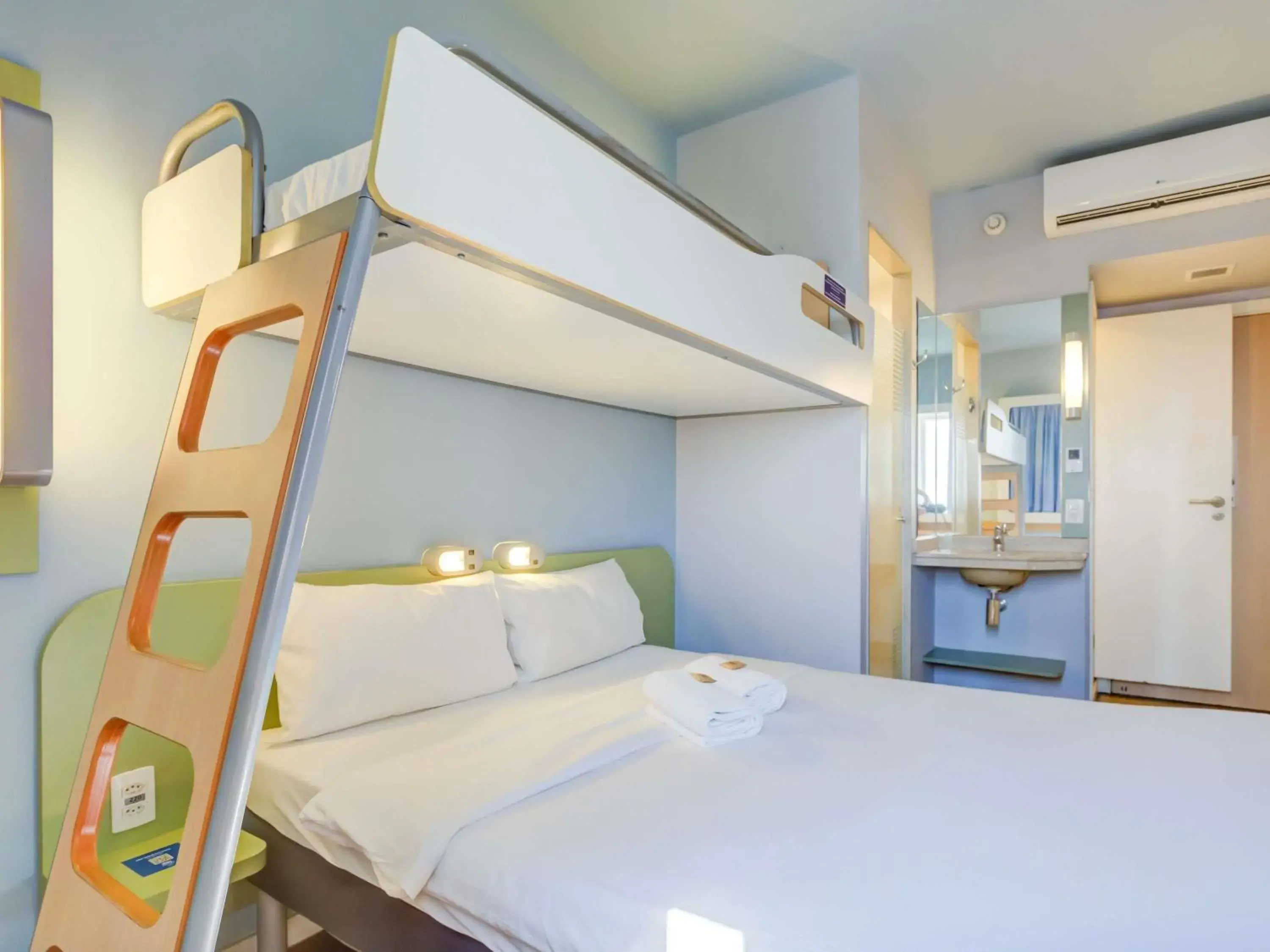 Standard Double Room with Bunk Bed - single occupancy in ibis budget Rio de Janeiro Nova America Standard Double Room with Bunk Bed - single occupancy in ibis budget Rio de Janeiro Nova America