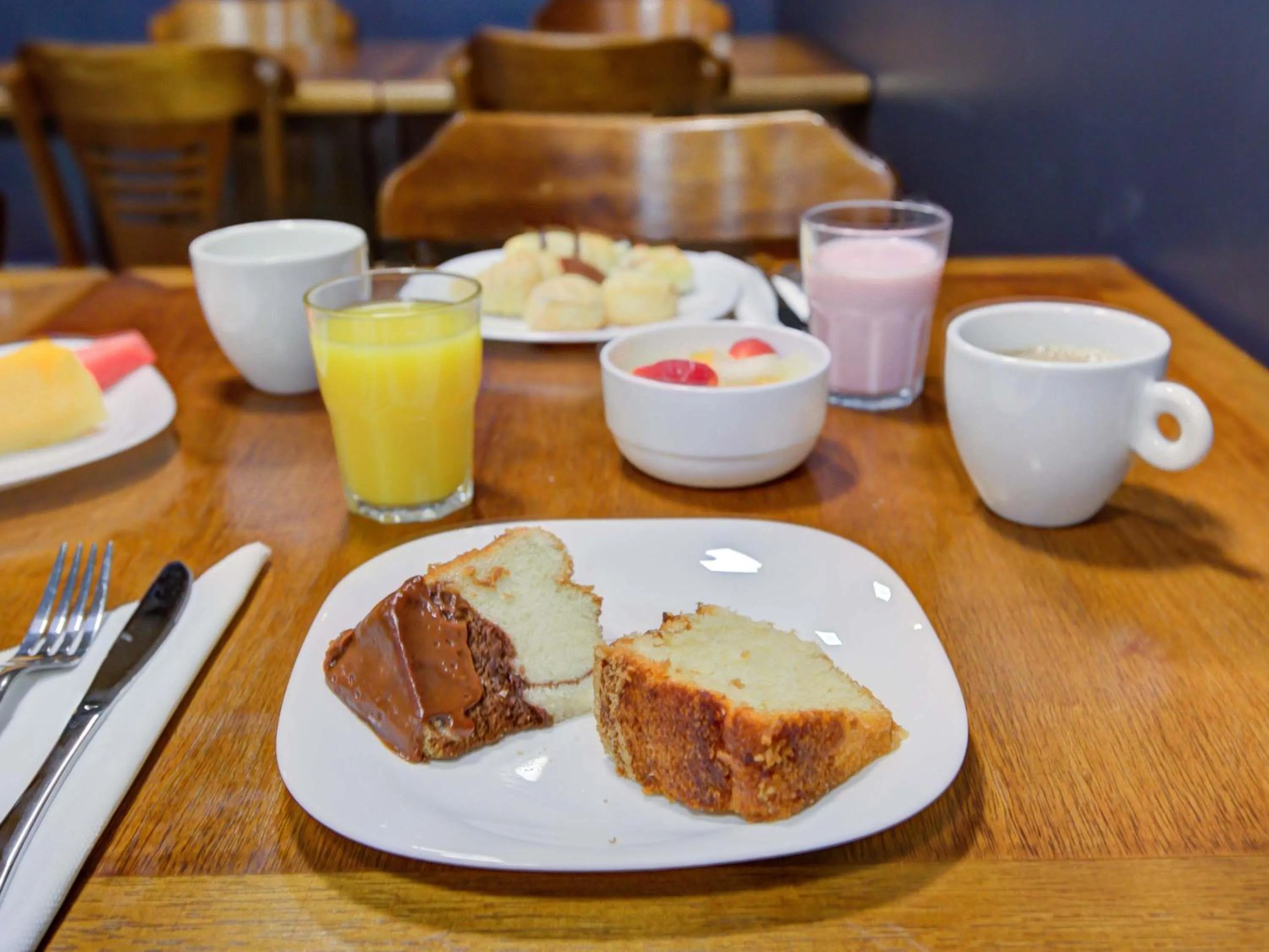 Restaurant/places to eat in ibis budget Rio de Janeiro Nova America