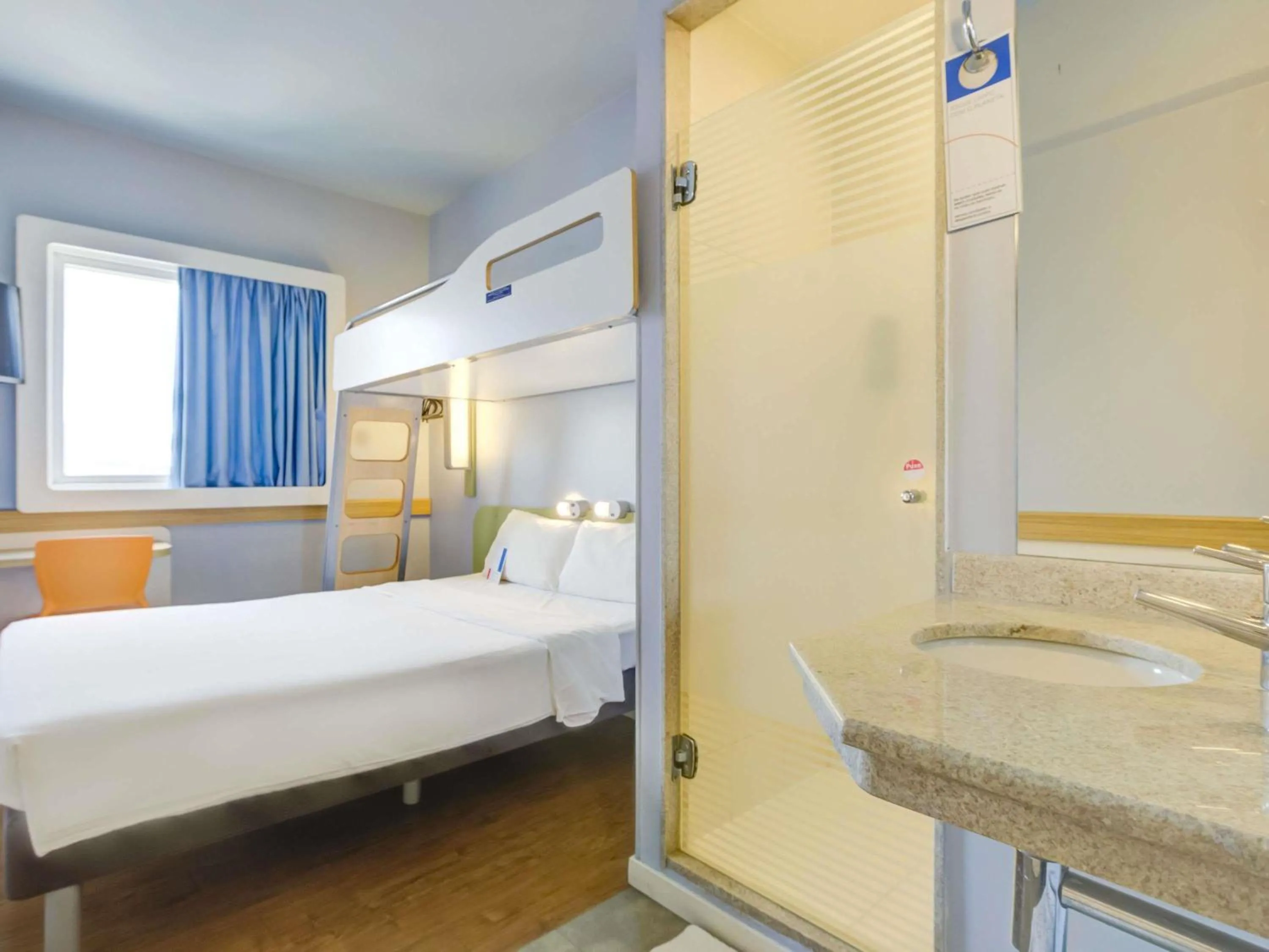 Bedroom, Bed in ibis budget Rio de Janeiro Nova America