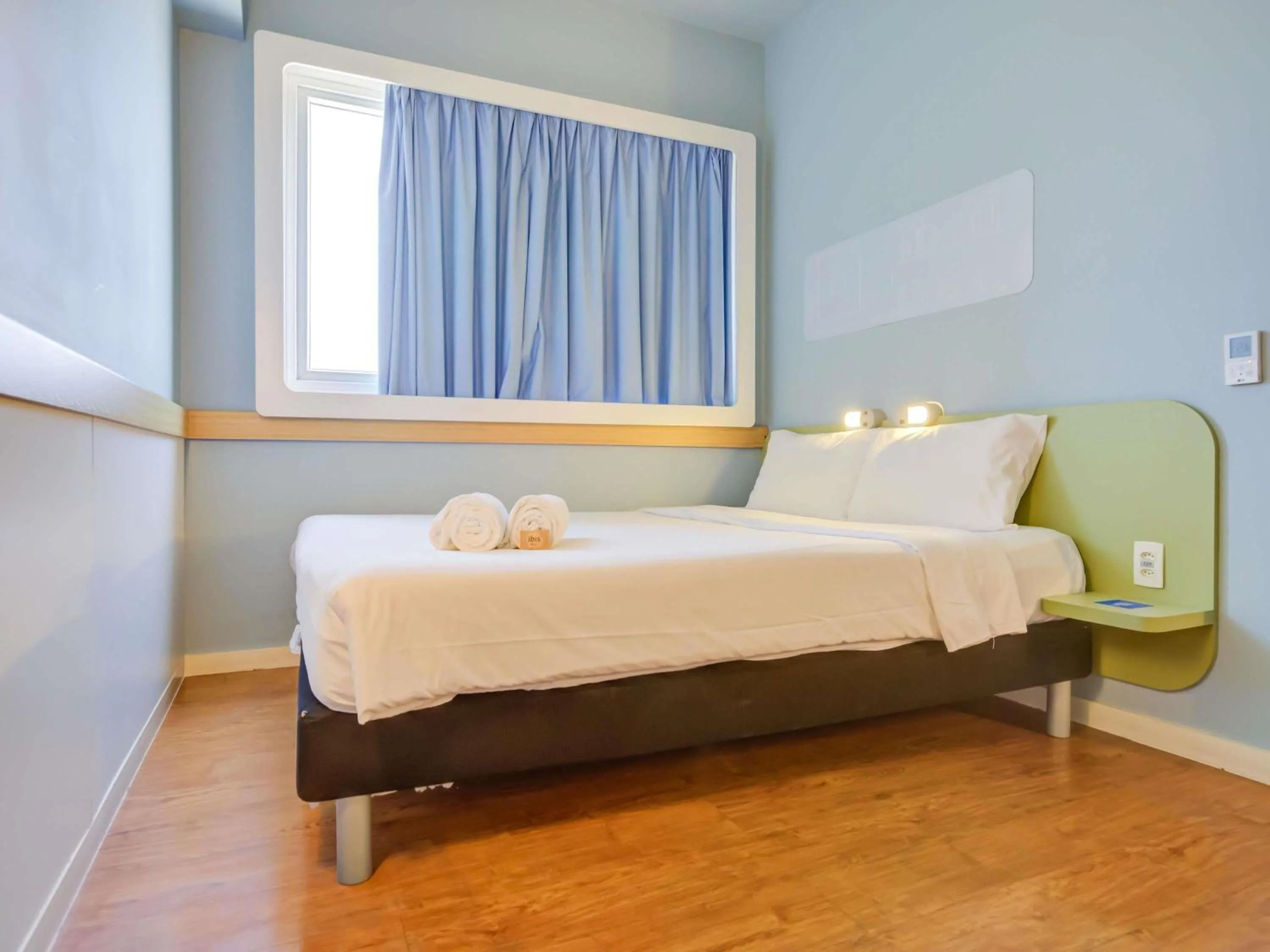 Bedroom, Bed in ibis budget Rio de Janeiro Nova America