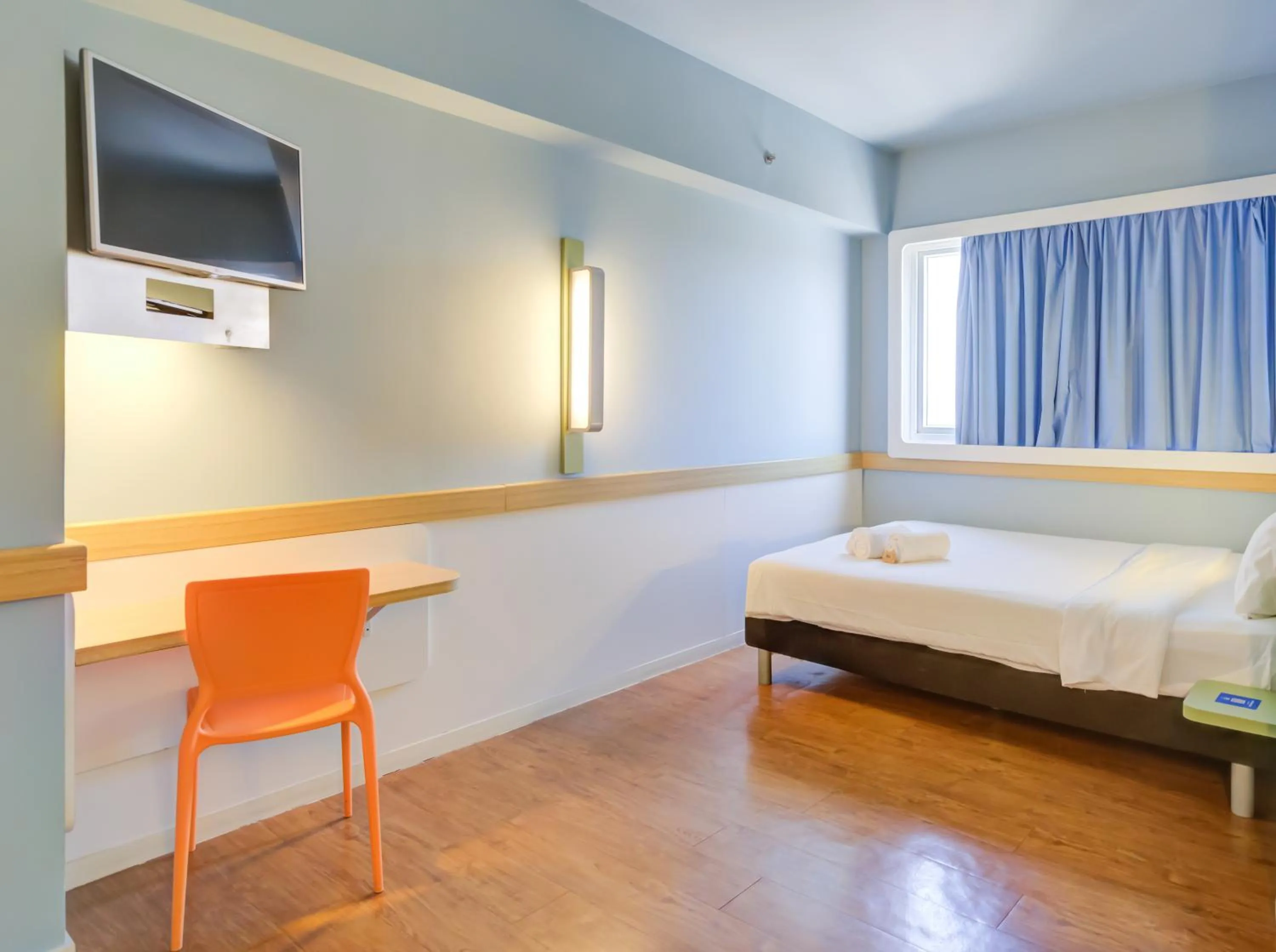 Bed in ibis budget Rio de Janeiro Nova America