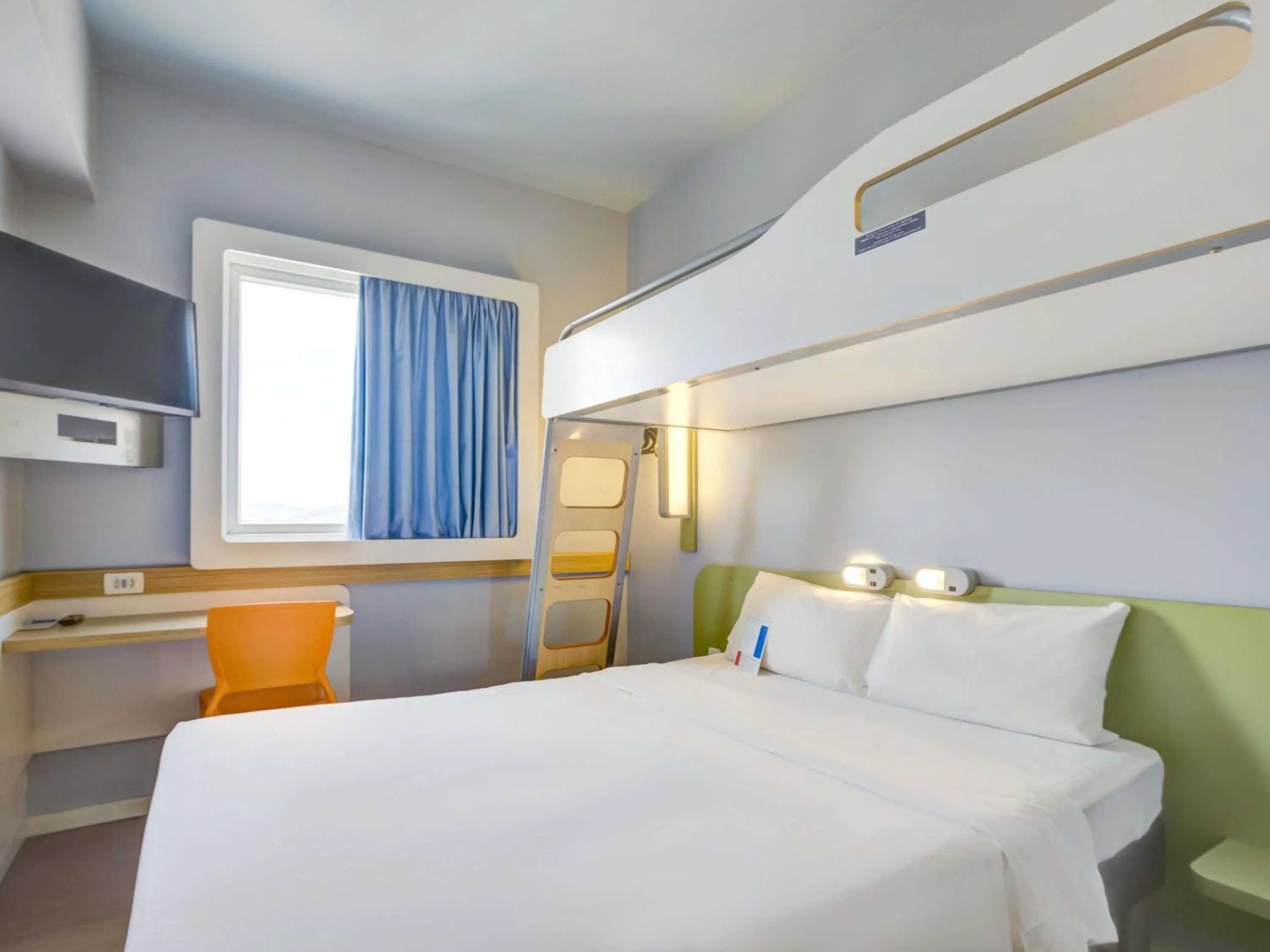 Bedroom, Bed in ibis budget Rio de Janeiro Nova America