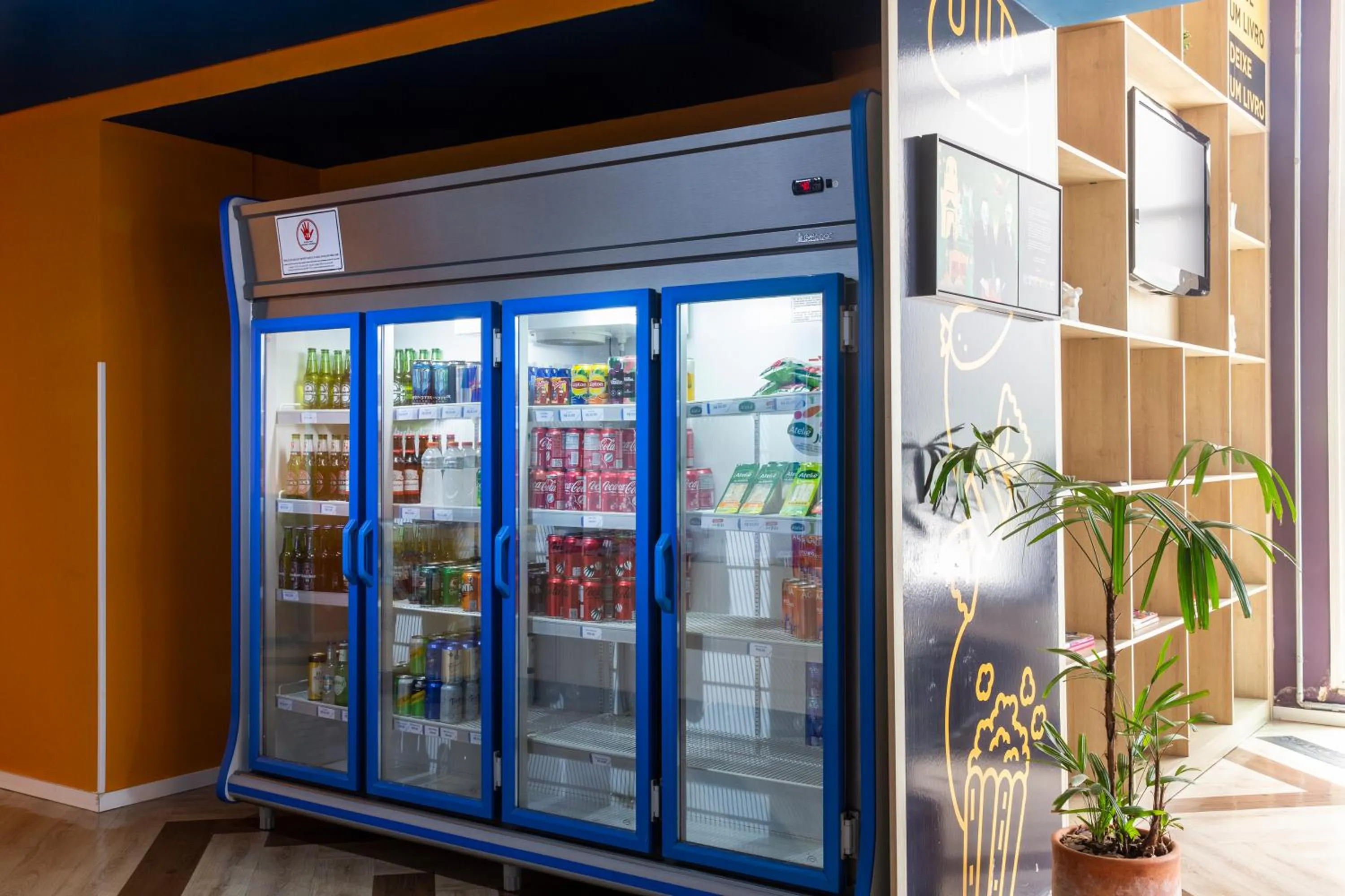 Restaurant/places to eat in ibis budget Tambore