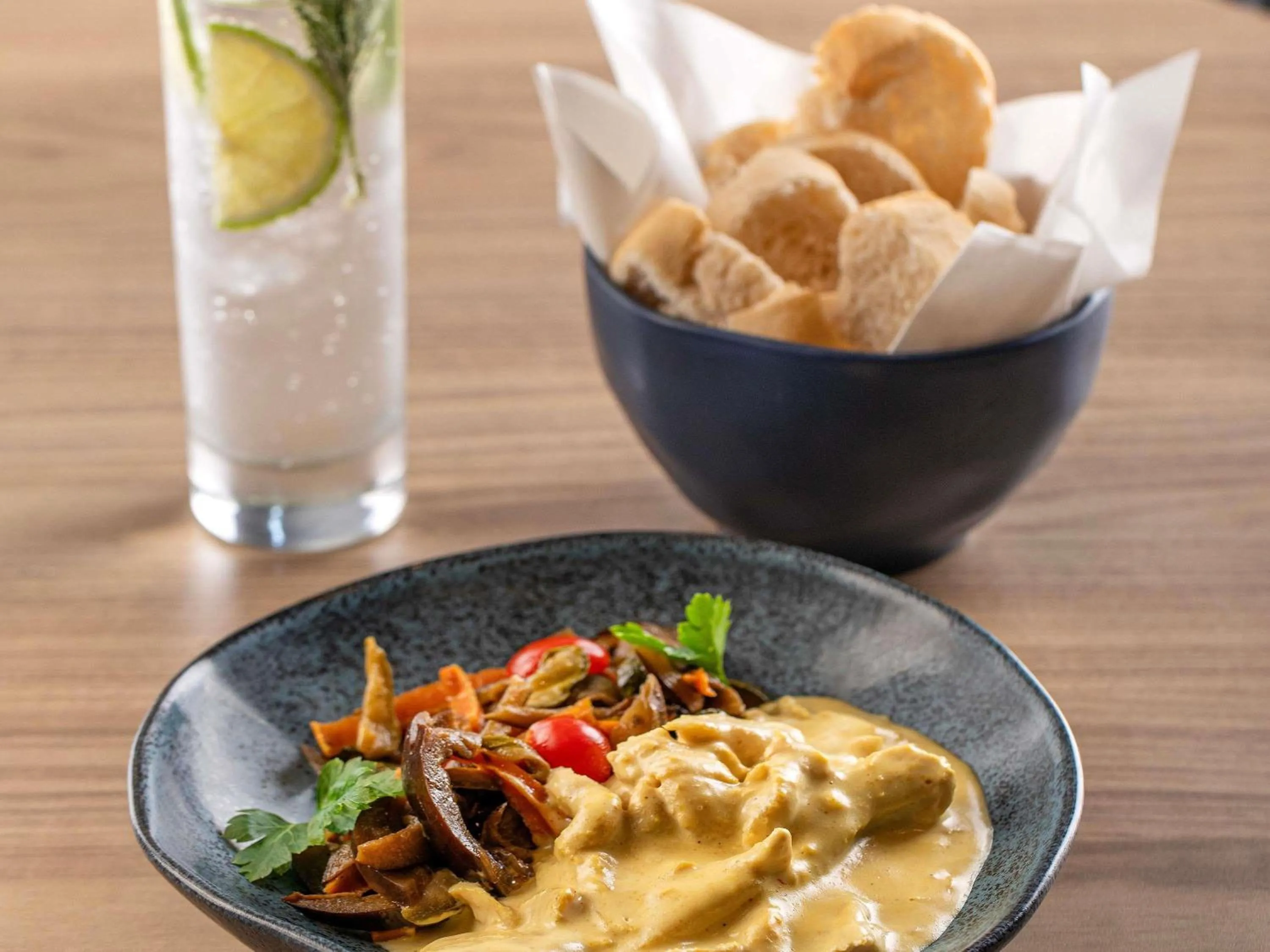 Lounge or bar in ibis budget Jundiai Shopping