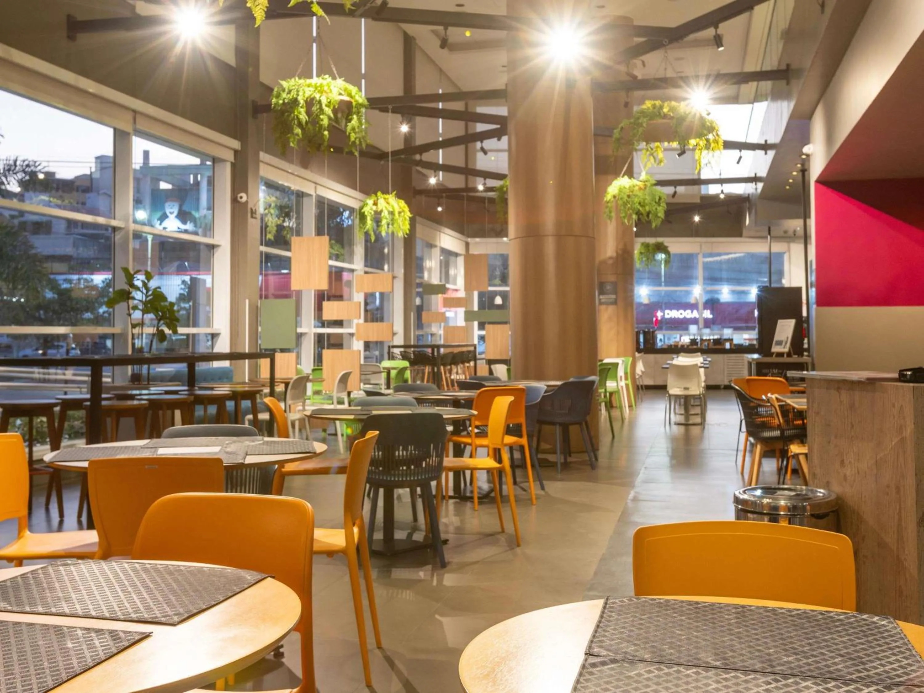 Restaurant/places to eat in ibis budget Jundiai Shopping