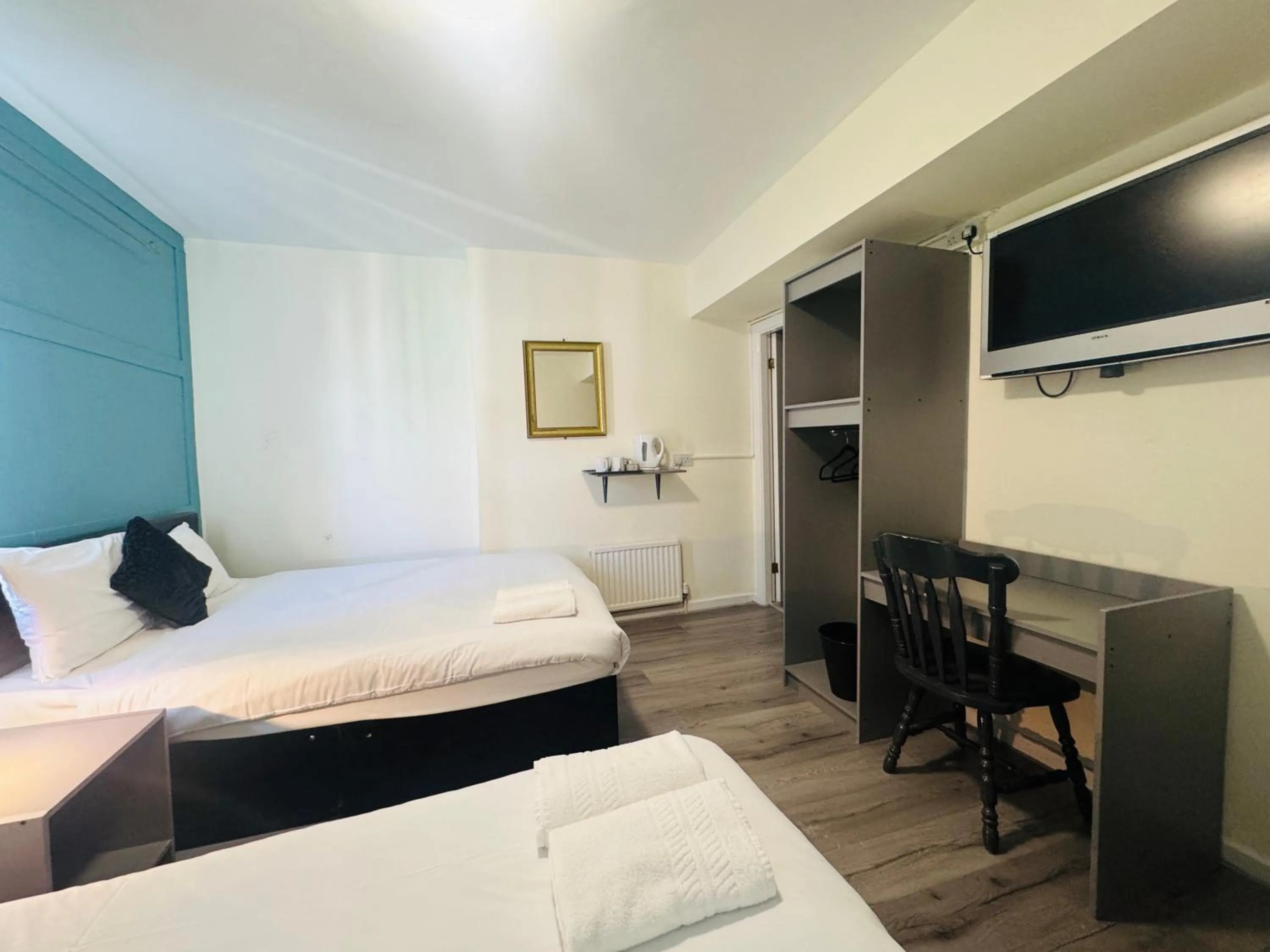 Photo of the whole room, Bed in Calypso hotel Blackpool