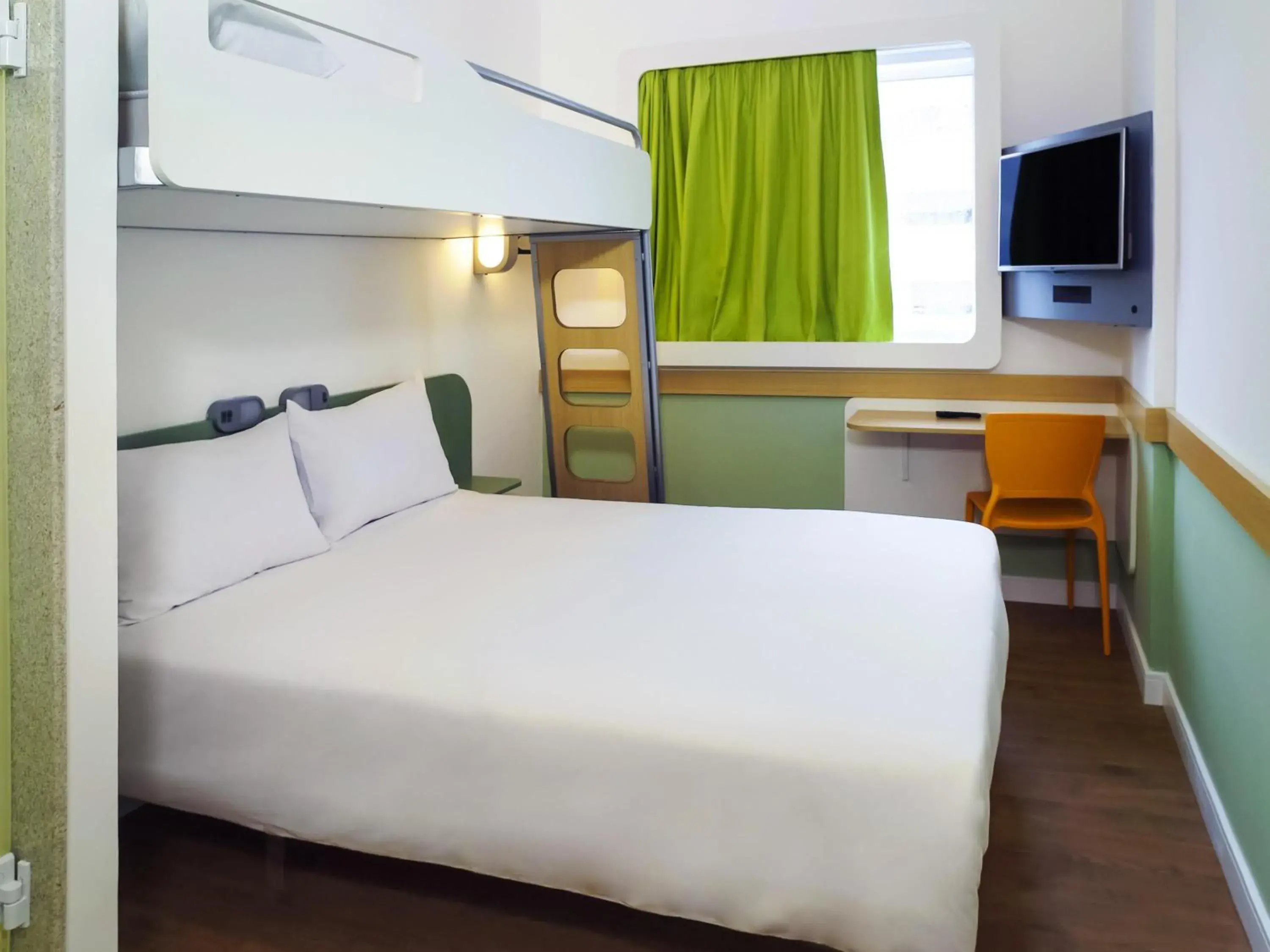 Standard Double Room with 1 Double bed and 1 Single bed in ibis budget Osasco Standard Double Room with 1 Double bed and 1 Single bed in ibis budget Osasco