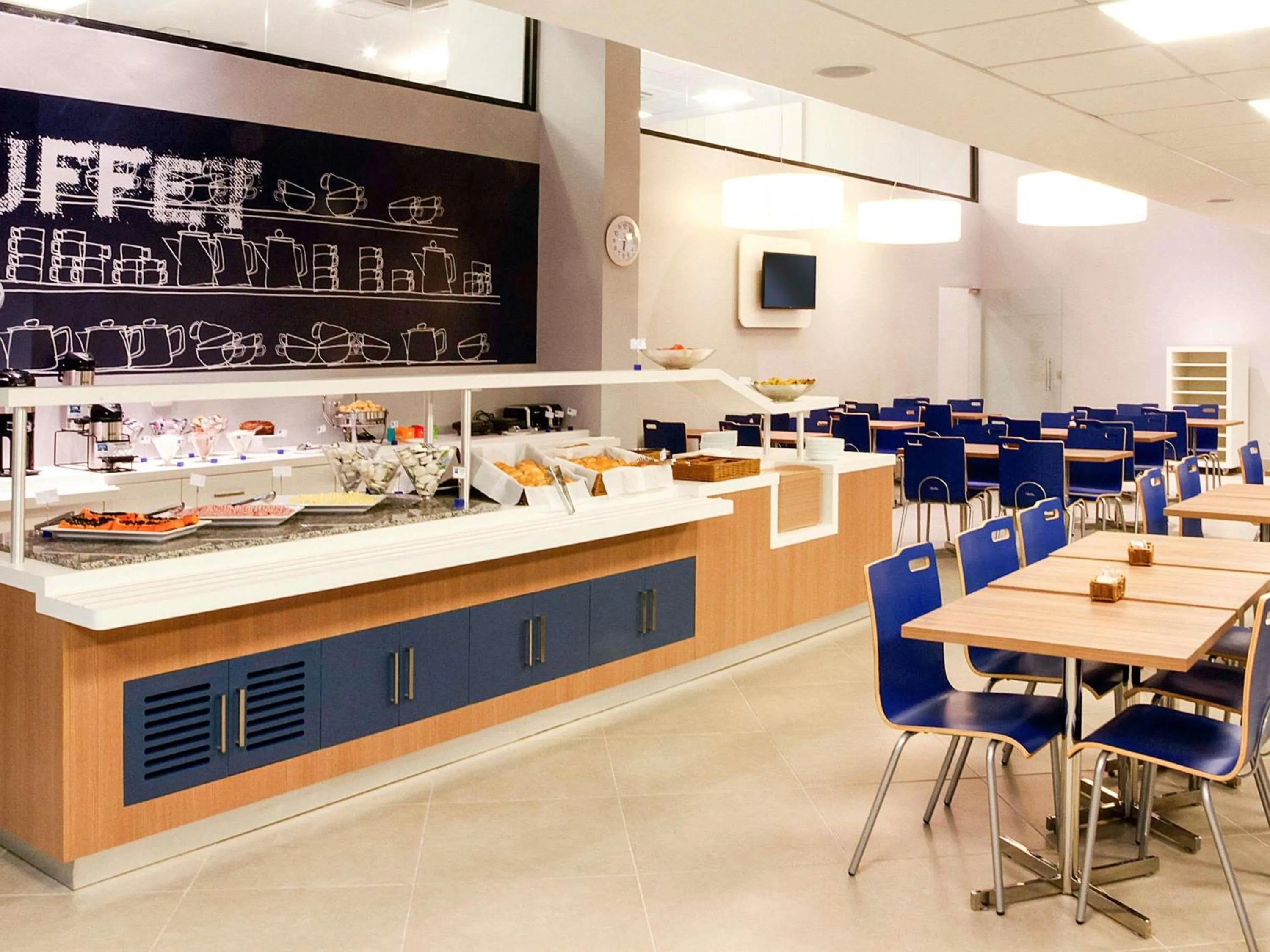Restaurant/places to eat in ibis budget BH Afonso Pena Savassi