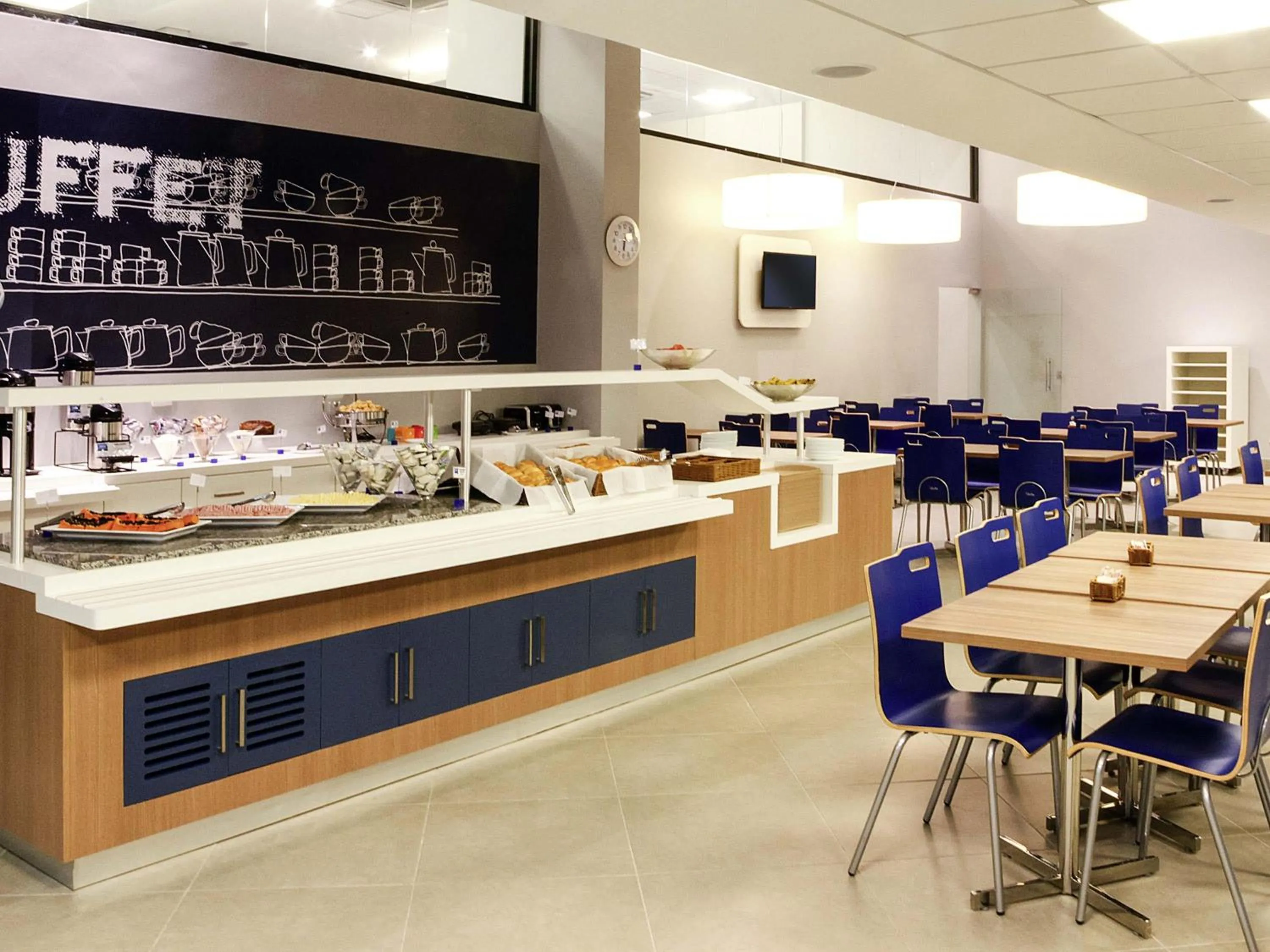 Restaurant/places to eat in ibis budget BH Afonso Pena Savassi