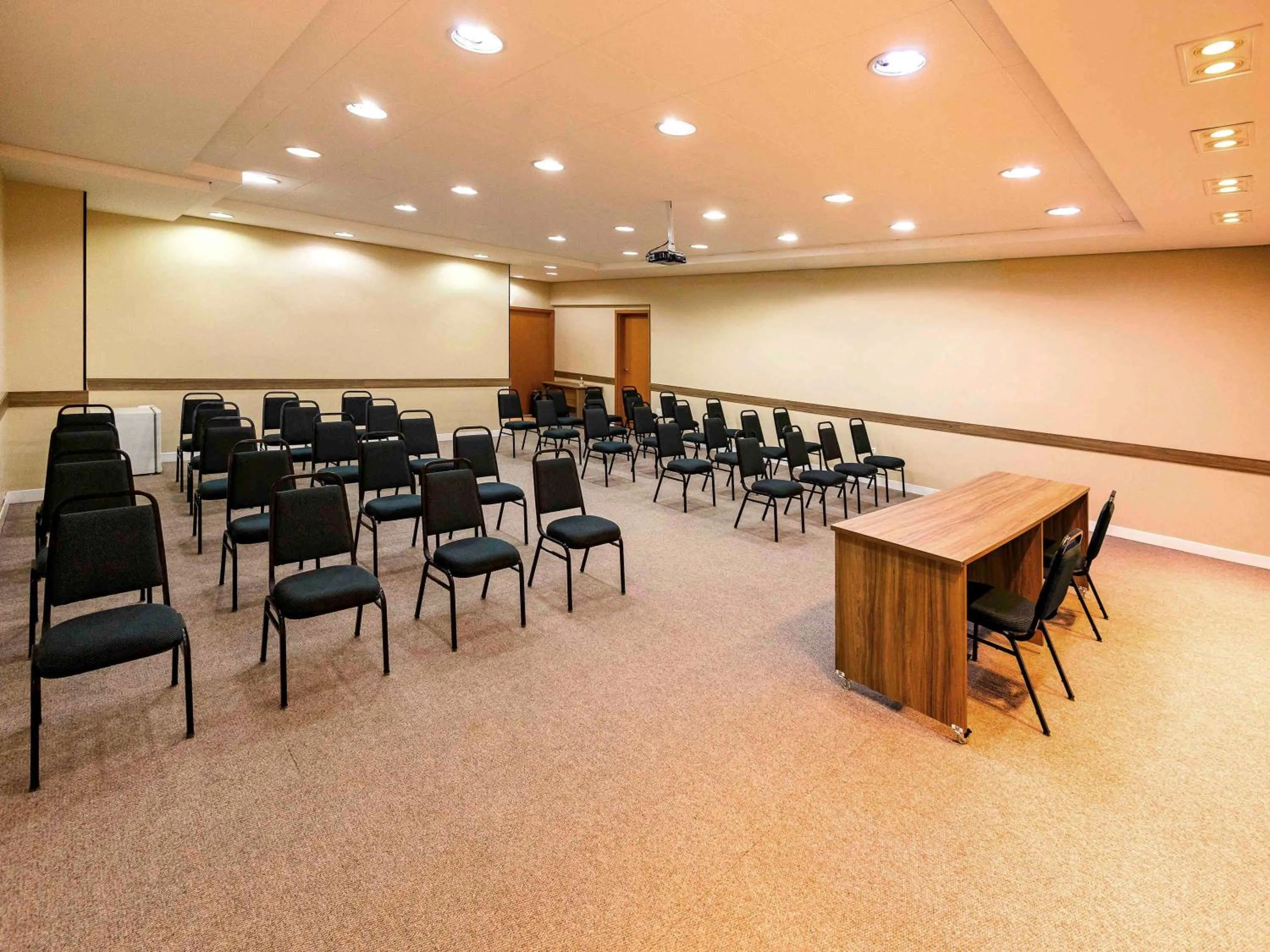 Business facilities in HUS Hotel MARINGA