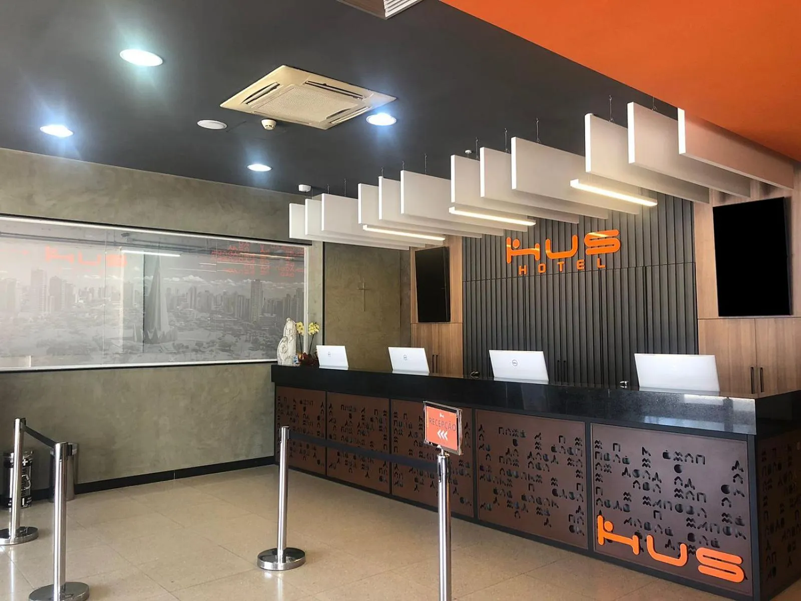 Facade/entrance in HUS Hotel MARINGA