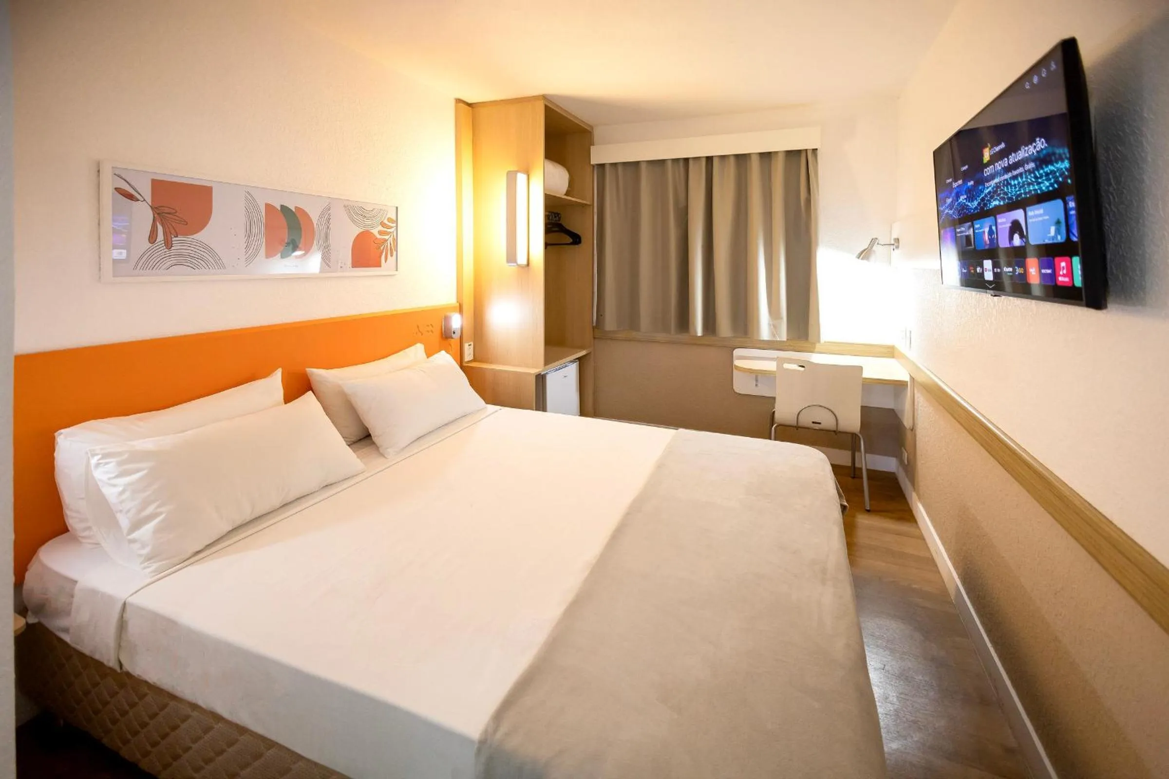 Photo of the whole room, Bed in HUS Hotel MARINGA