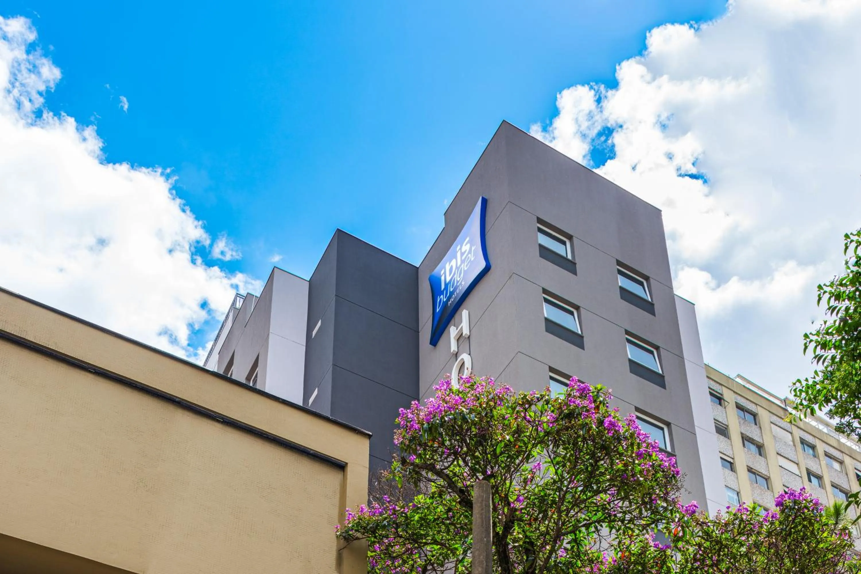 Property building in ibis budget SP Frei Caneca