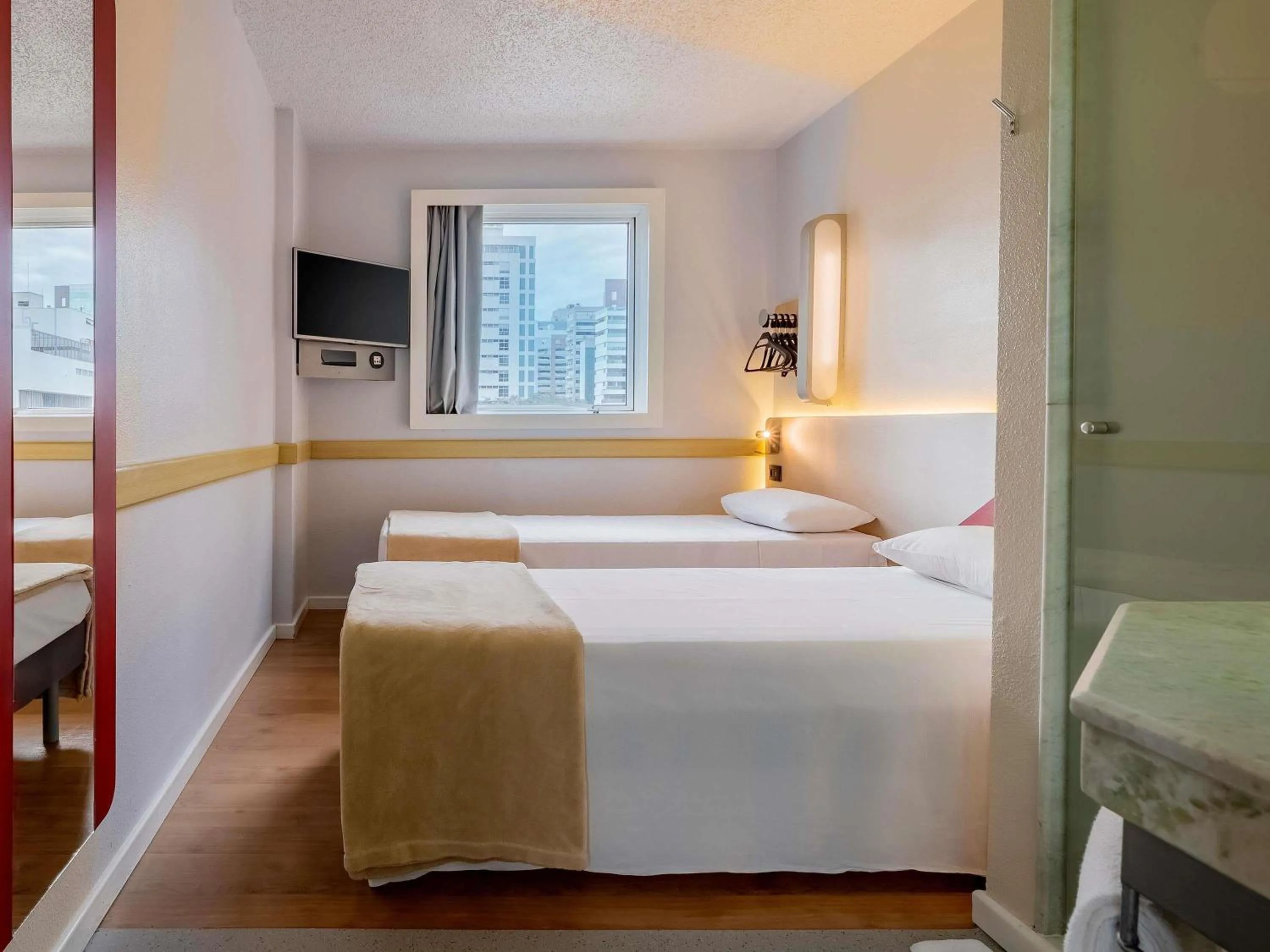 Property building, Bed in ibis budget Sao Paulo Paulista