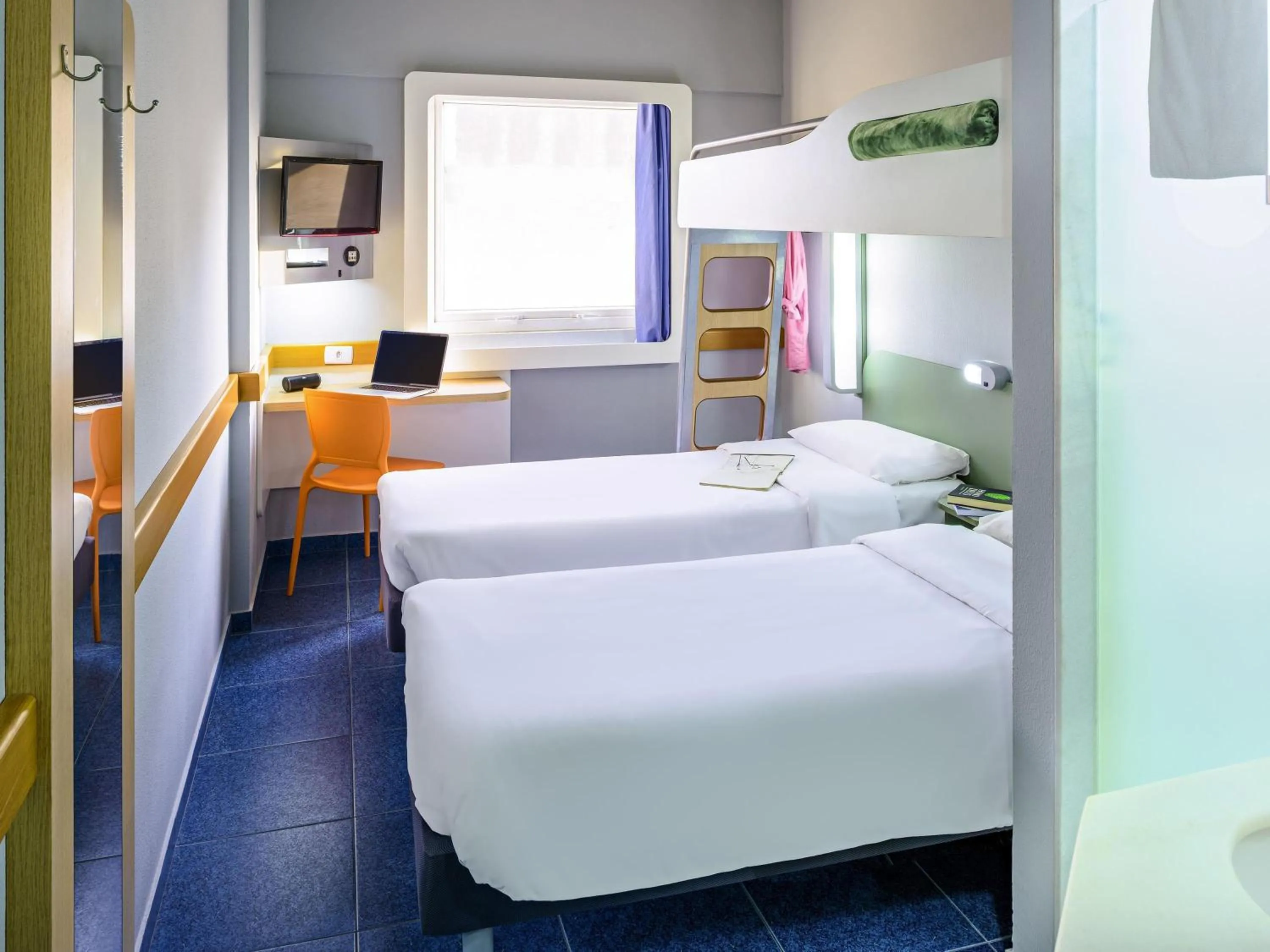 Bedroom, Bed in ibis budget Belem