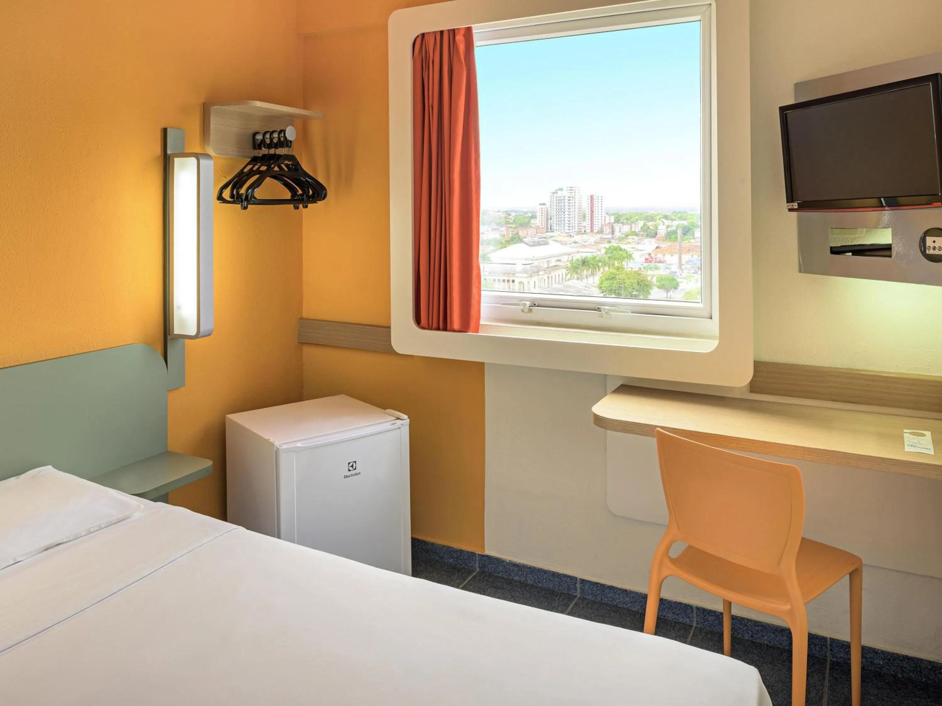 Bedroom, Bed in ibis budget Belem